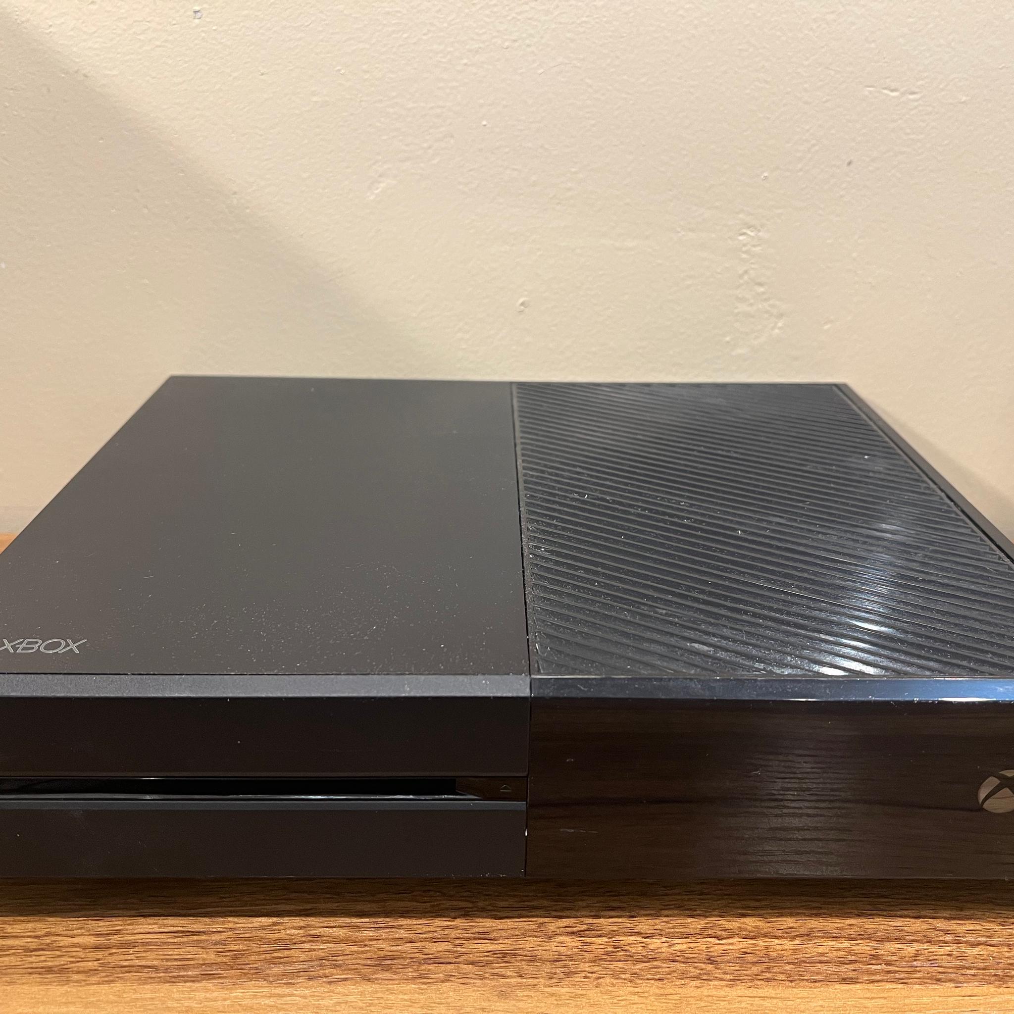 XBOX One 1TB Edition | Comes with Power Supply and HDMI Cable | Battlefront 2 Included |  Black