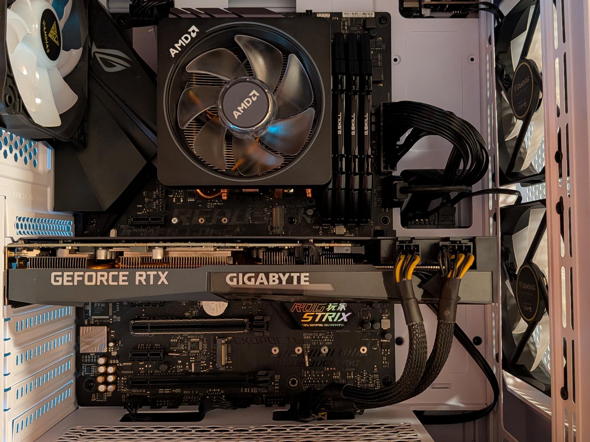 Ryzen 5500 (@4.6Ghz) | RTX 3070 | 32 GB | 1 TB SSD | 650W