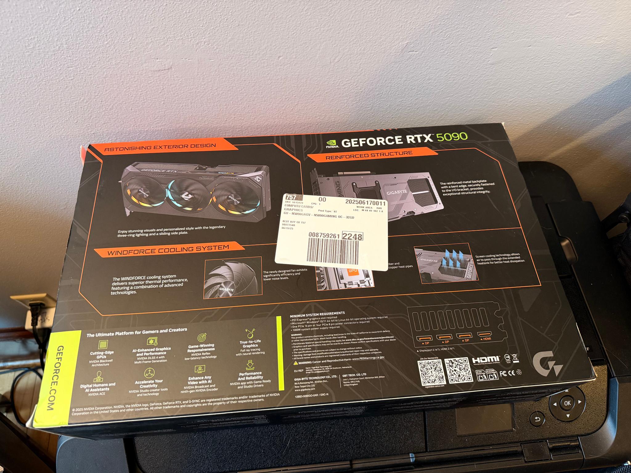 Barely Used GIGABYTE GeForce RTX 5090 GAMING OC 32GB