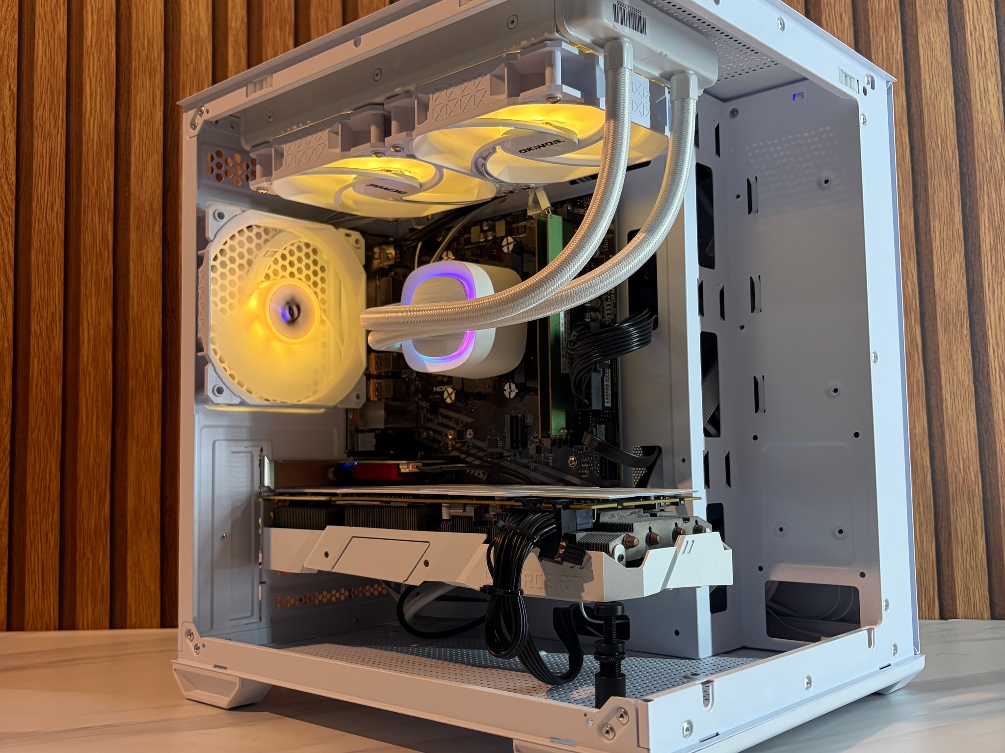 RTX 2070 SUPER | Ryzen 5 5500 | 16 GB DDR4 | 500GB SSD | 240MM