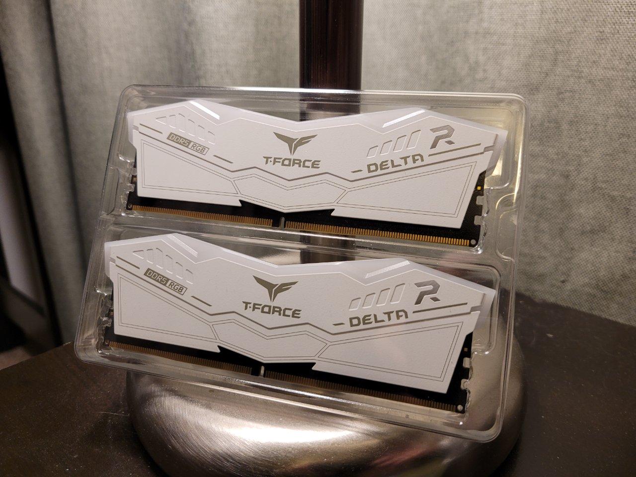 DDR5 6000MHz 2x8GB Memory, TeamGroup T-Force Delta RGB, White