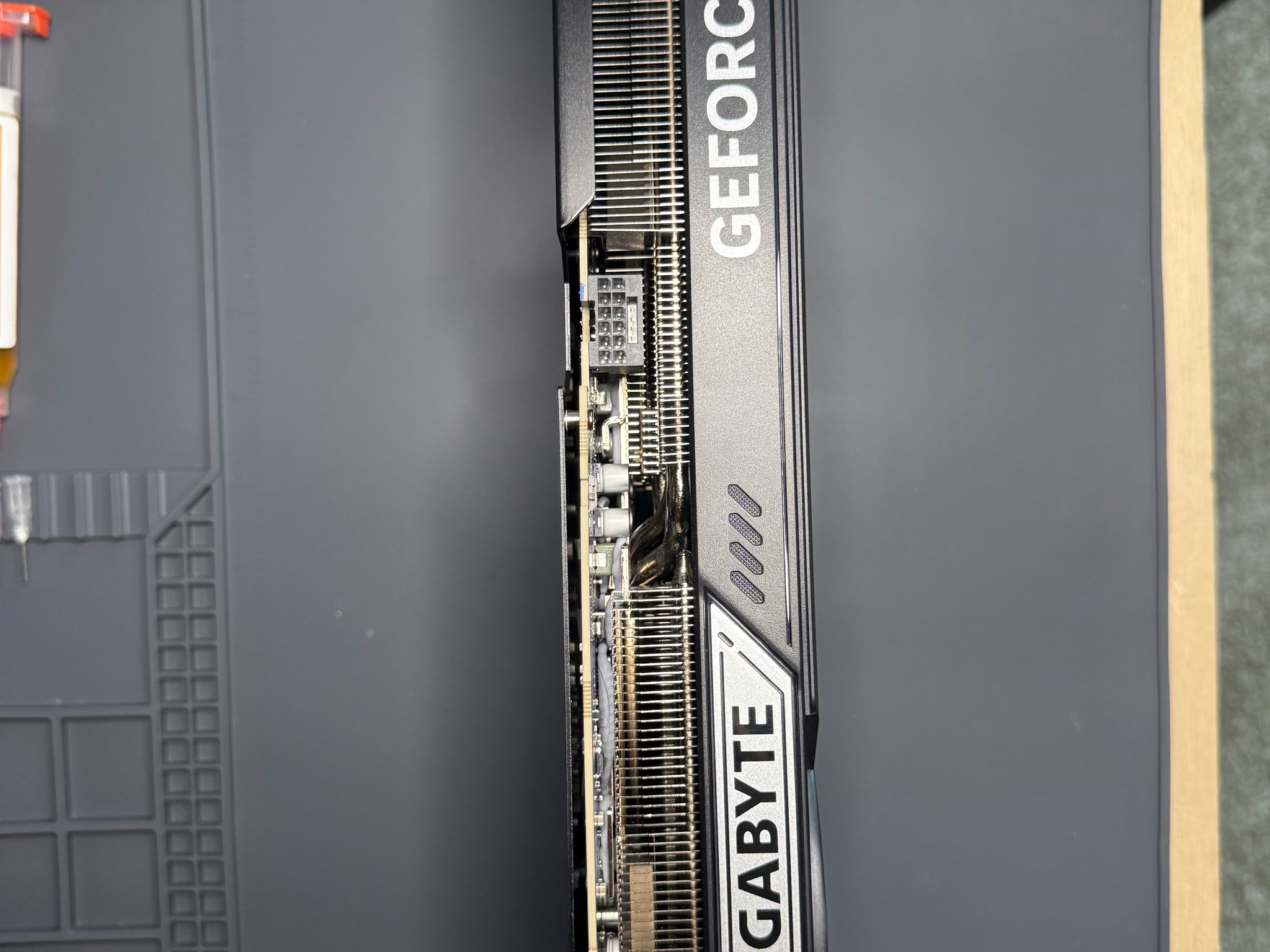 GIGABYTE - NVIDIA GeForce RTX 5070 Ti WINDFORCE SFF 16G GDDR7 PCI Express 5.0 Graphics Card