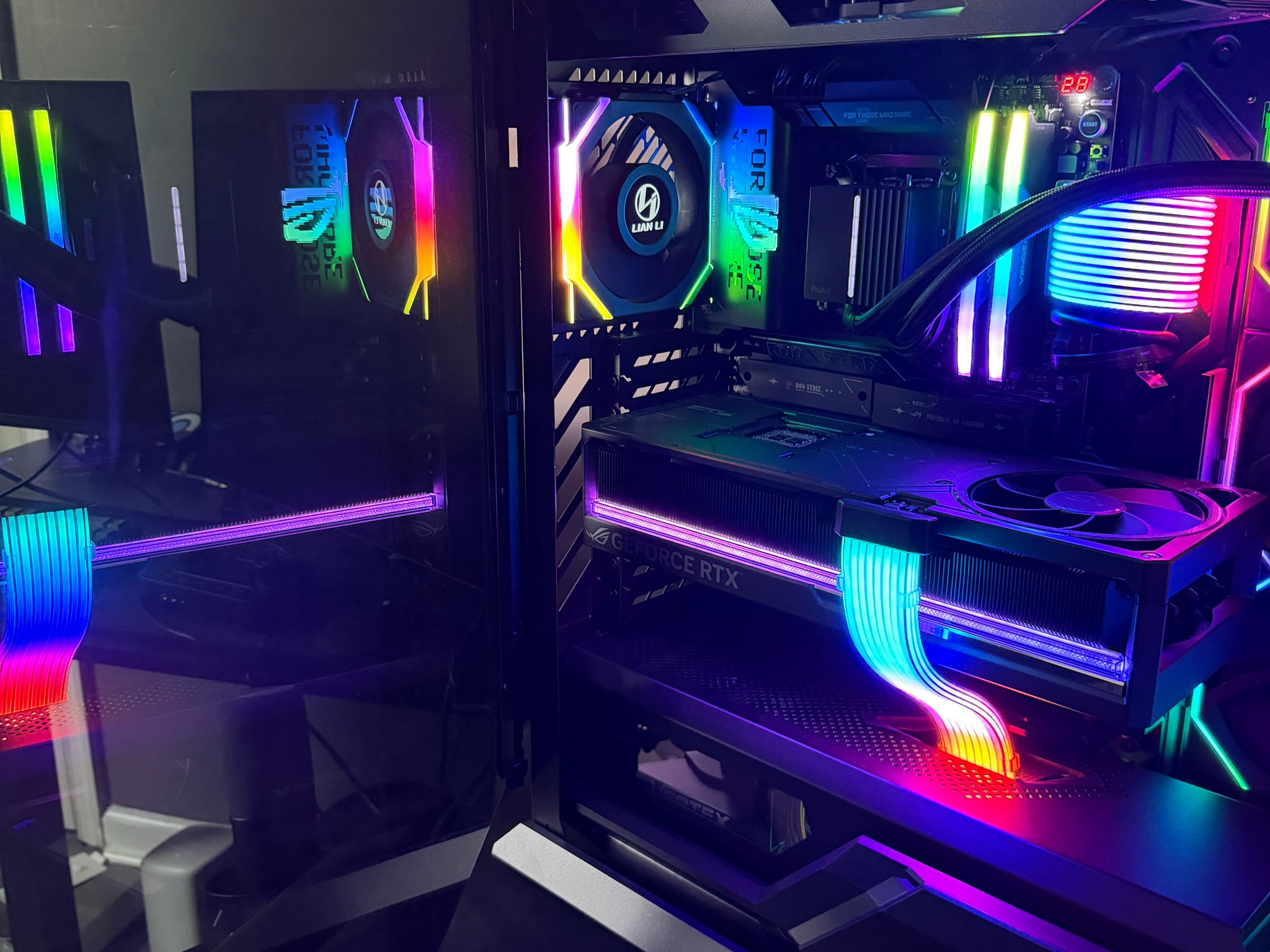 Asus Astral RTX 5090 OC 32GB + AMD Ryzen 9 9950X3D