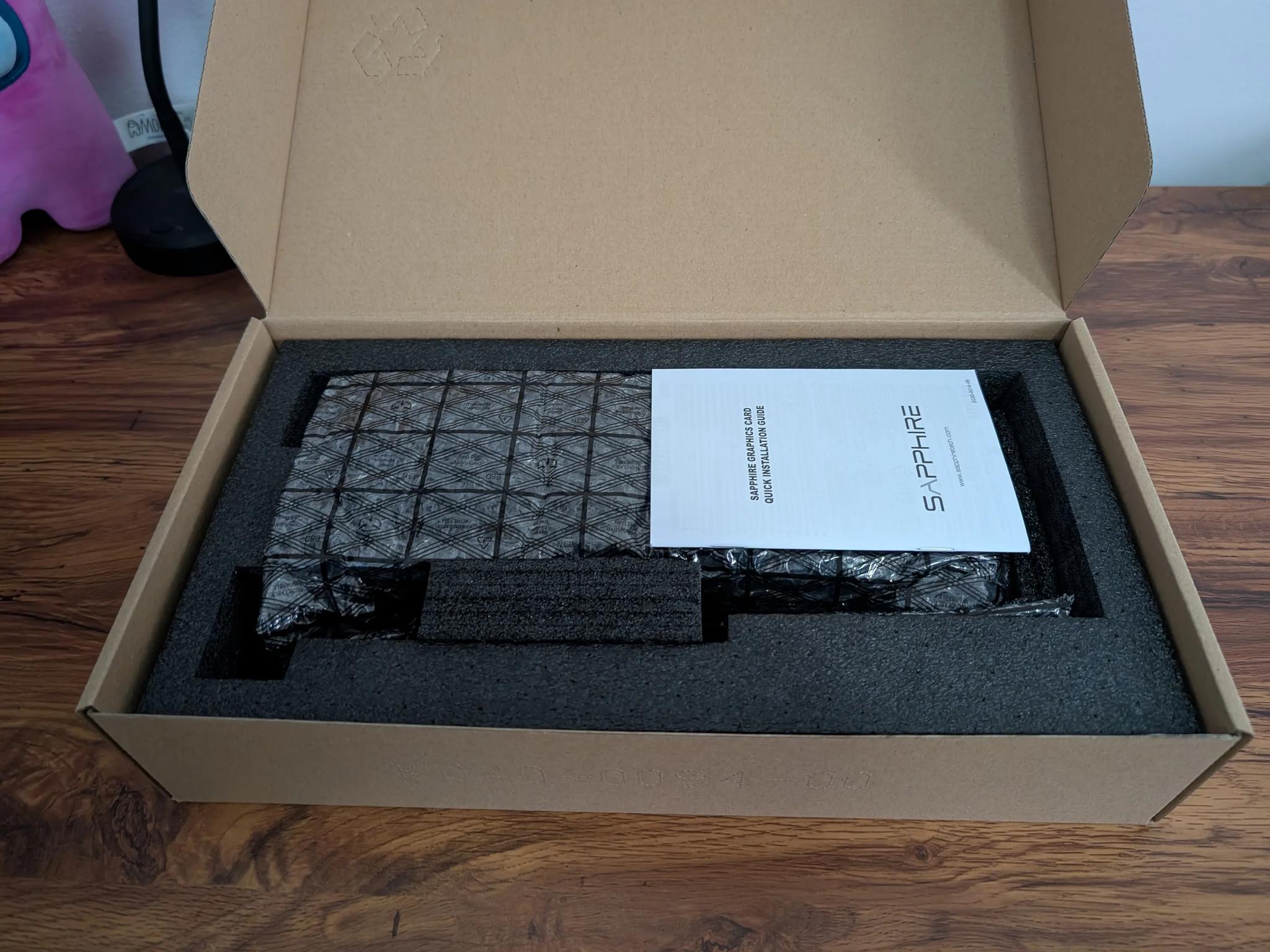 Sapphire Radeon RX 7800 XT (Reference Cooler)