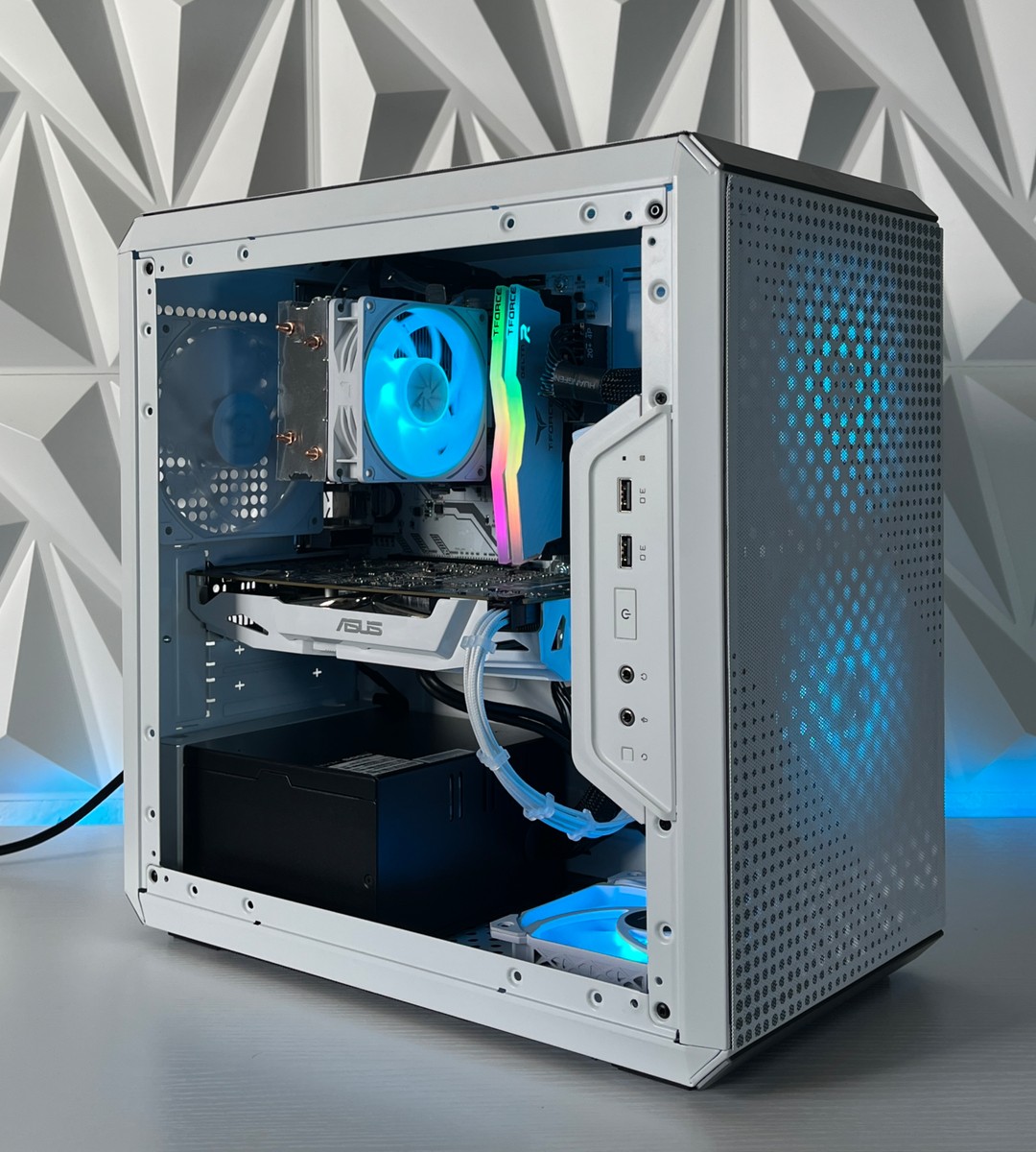 GTX 1060 6GB, Ryzen 7 1700X, 16GB 3600MHz | White RGB Gaming