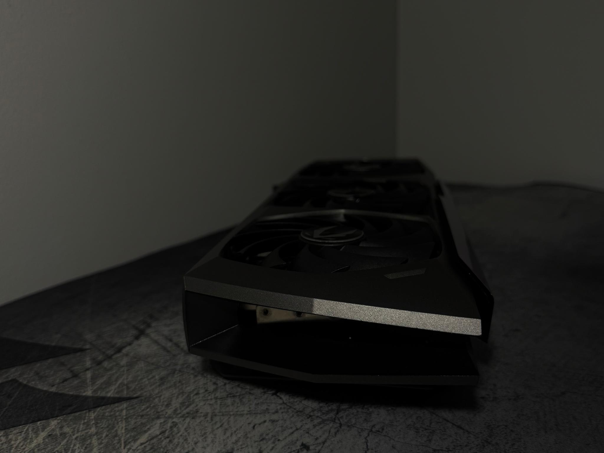 ZOTAC AMP Extreme Holo GeForce RTX 3090 Ti - Image 4