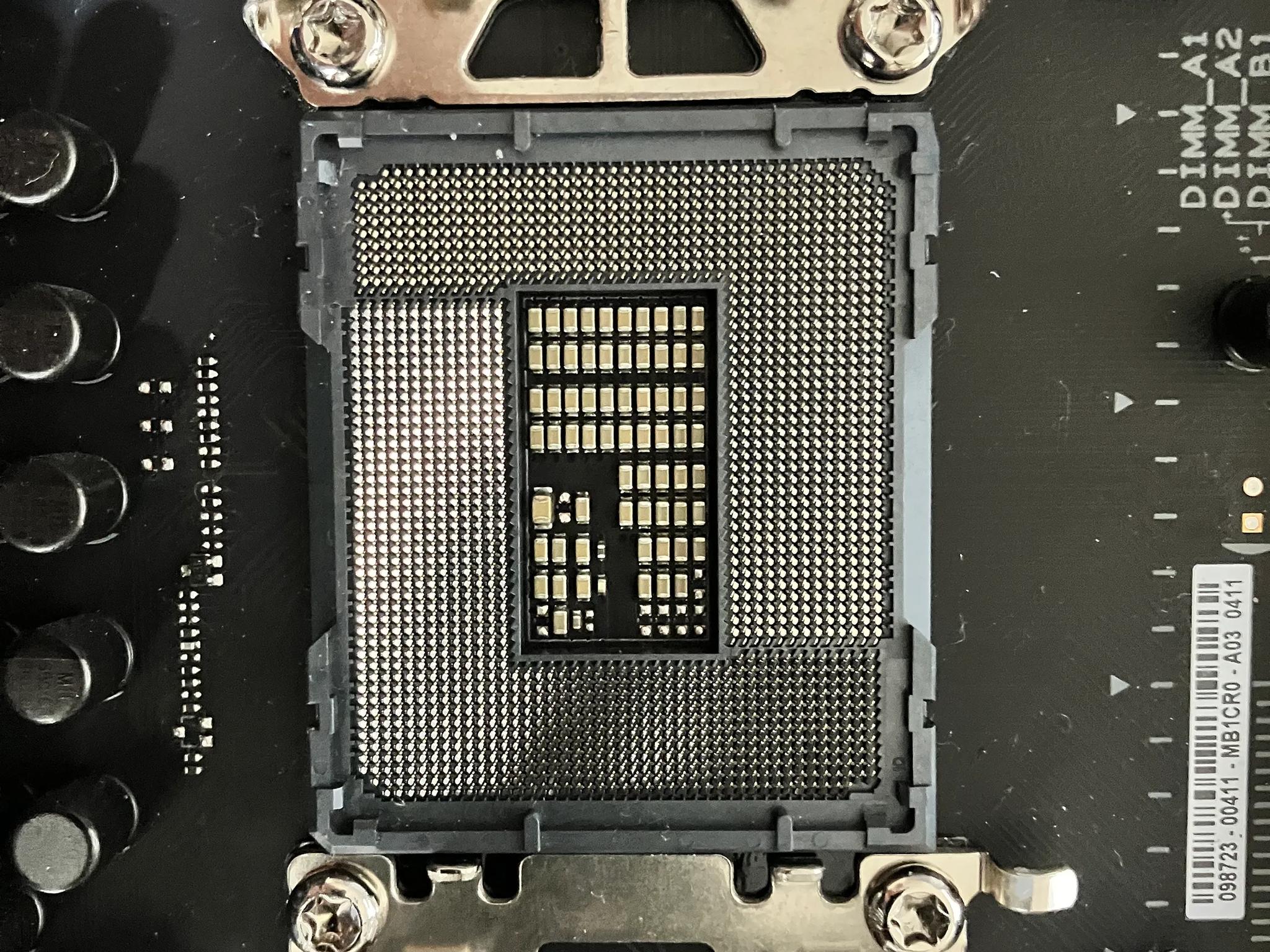 ASUS TUF Gaming Z790-Plus WiFi D4 + CPU Contact Frame