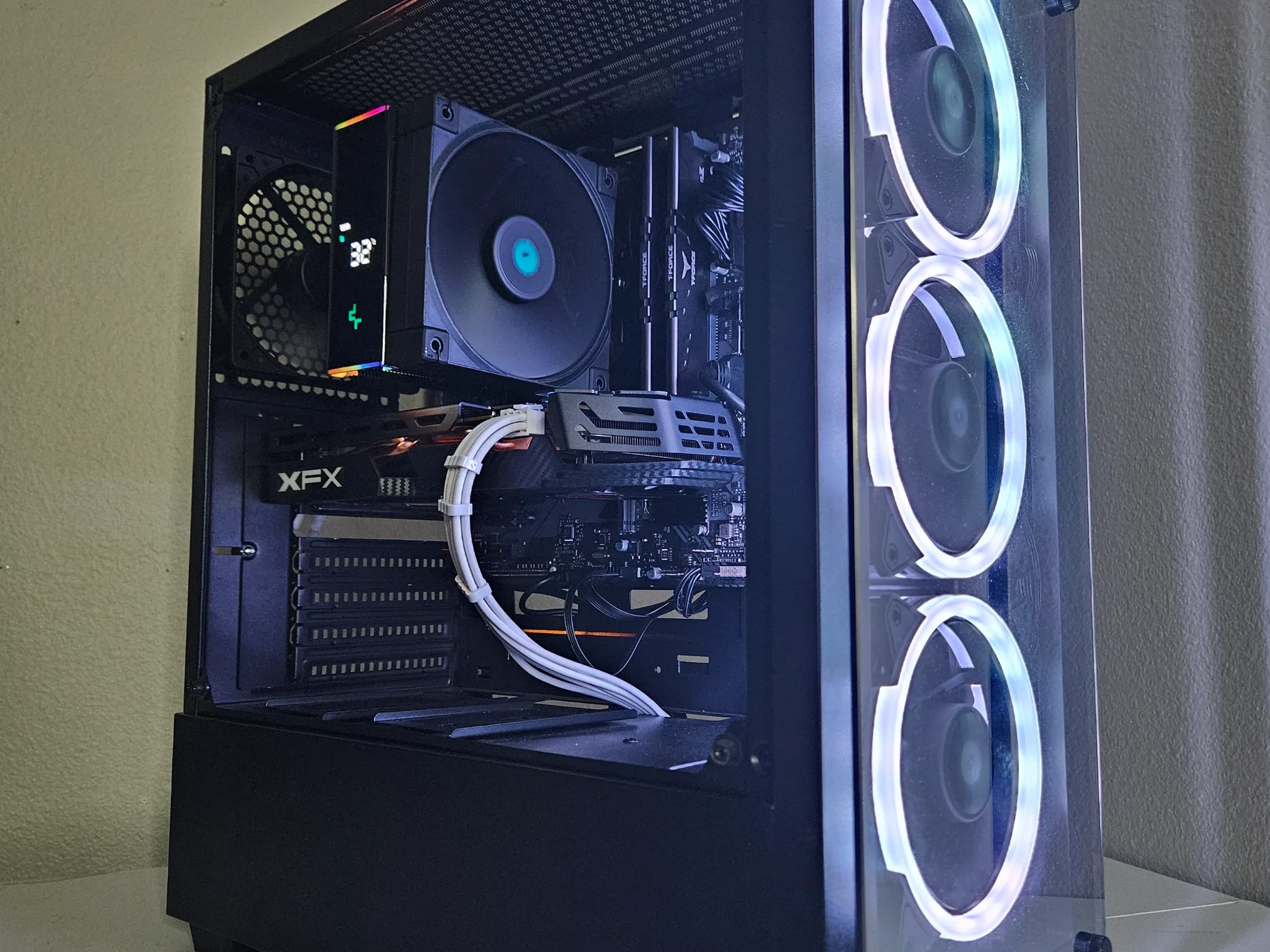 Gaming pc | ryzen 5 | Rx 580| 16gb ram | wifi | WIN 11