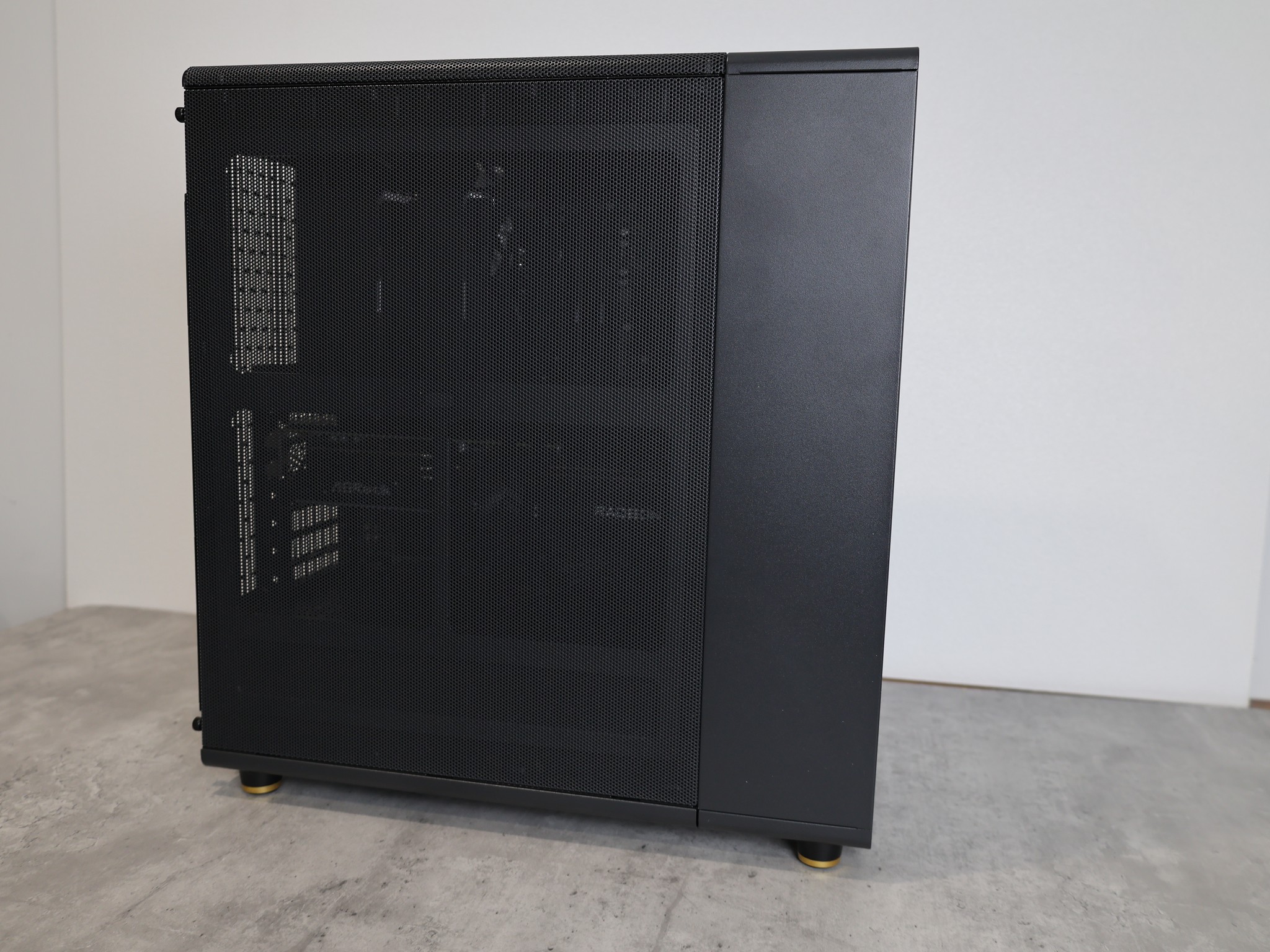 Fractal North 7800x3d+9070xt 1440P/4K Build