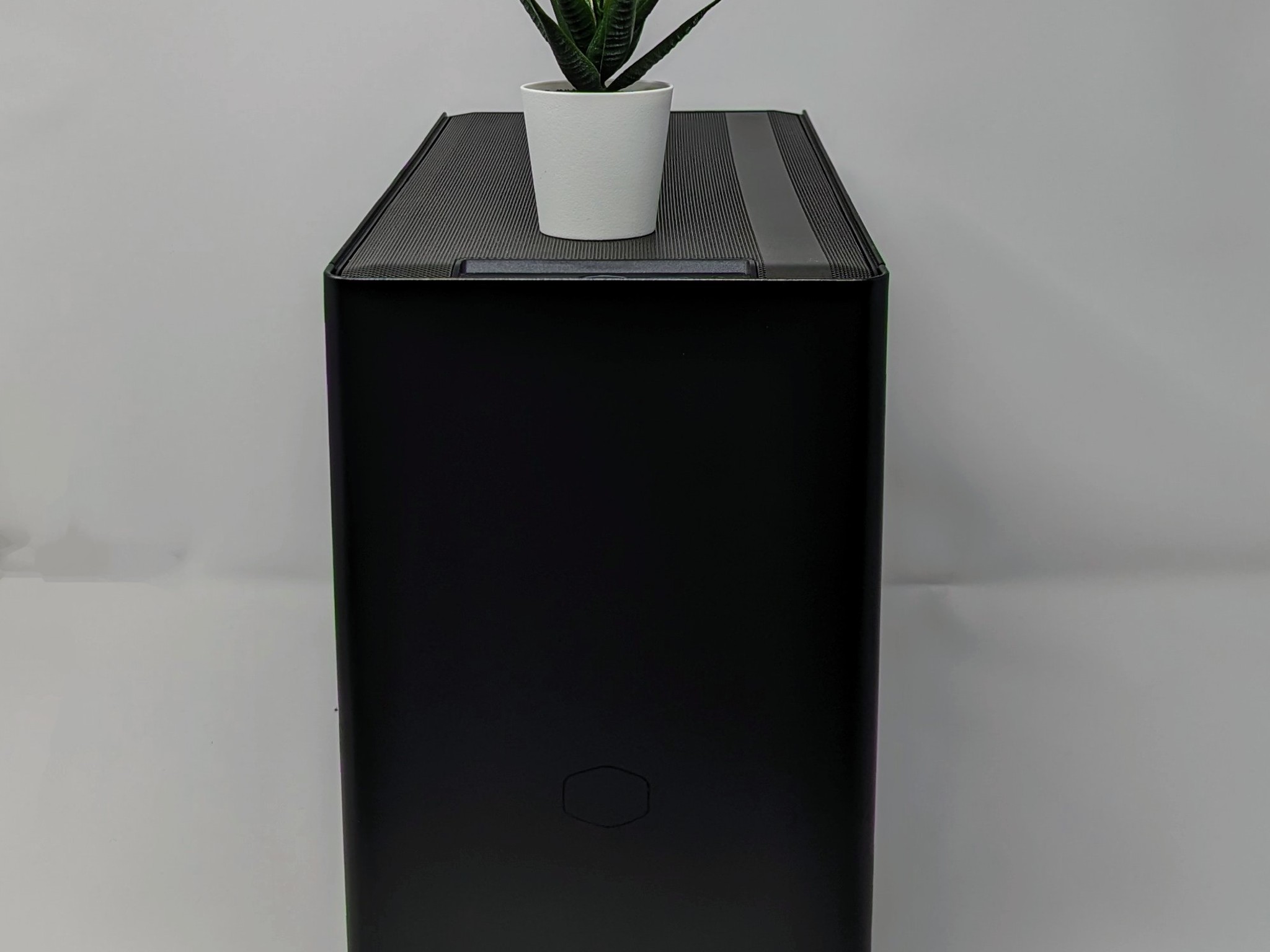 Minimalist Power ITX | RTX 4070 | Intel i5-12600K | 32gb RAM | 4TB Gen 4 NVMe SSD