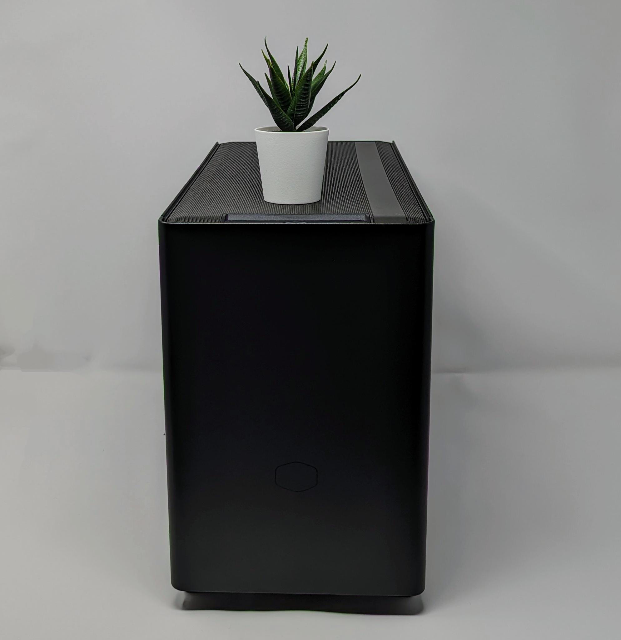 Minimalist Power ITX | RTX 4070 | Intel i5-12600K | 32gb RAM | 4TB Gen 4 NVMe SSD