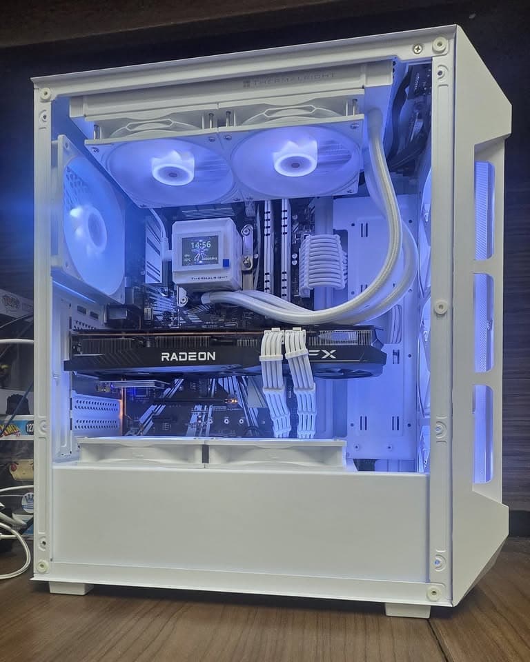 UDGX White Starfall ◐ Edition — Radeon RX 6700 10GB — 1440p Gaming PC