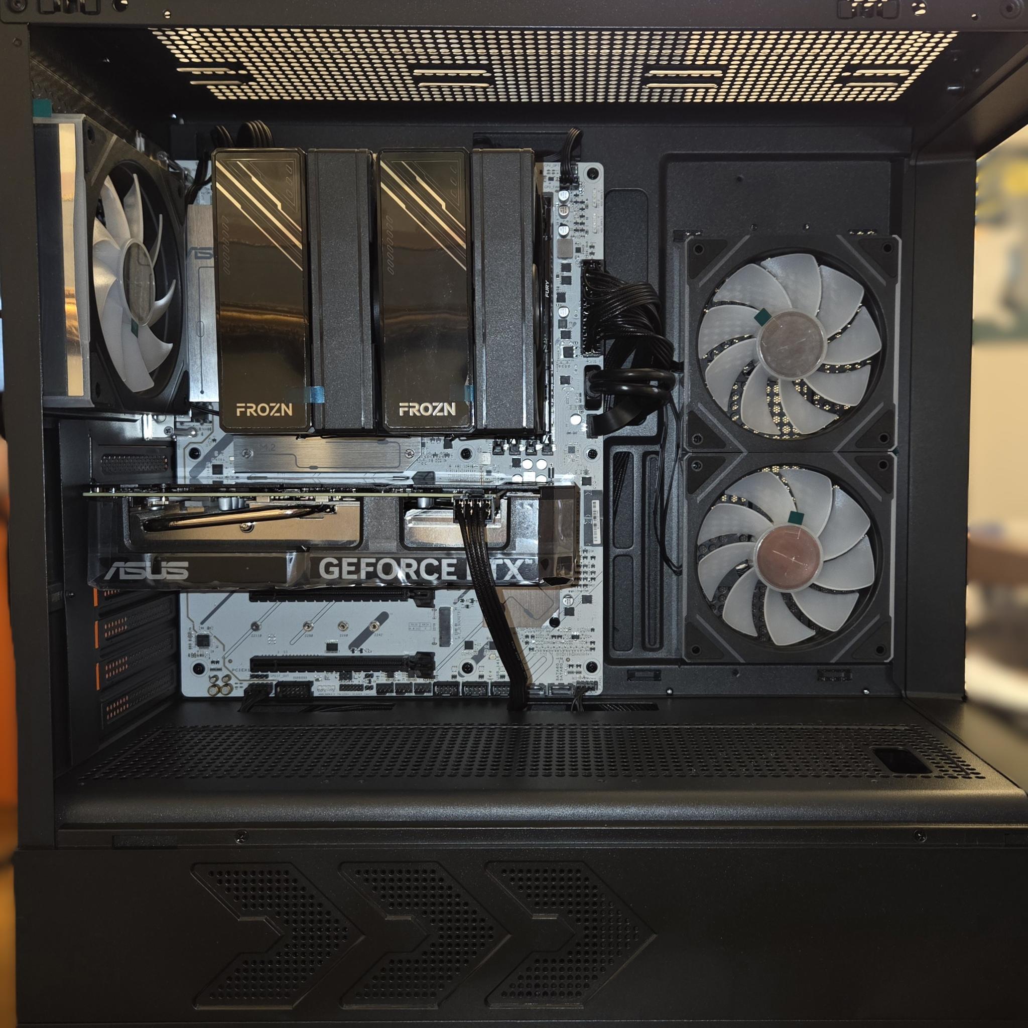 ASUS Gaming PC Build, R7 7700x-ASUS 4070 EVO OC-32GB Kingston-2TB WD Blue S5000