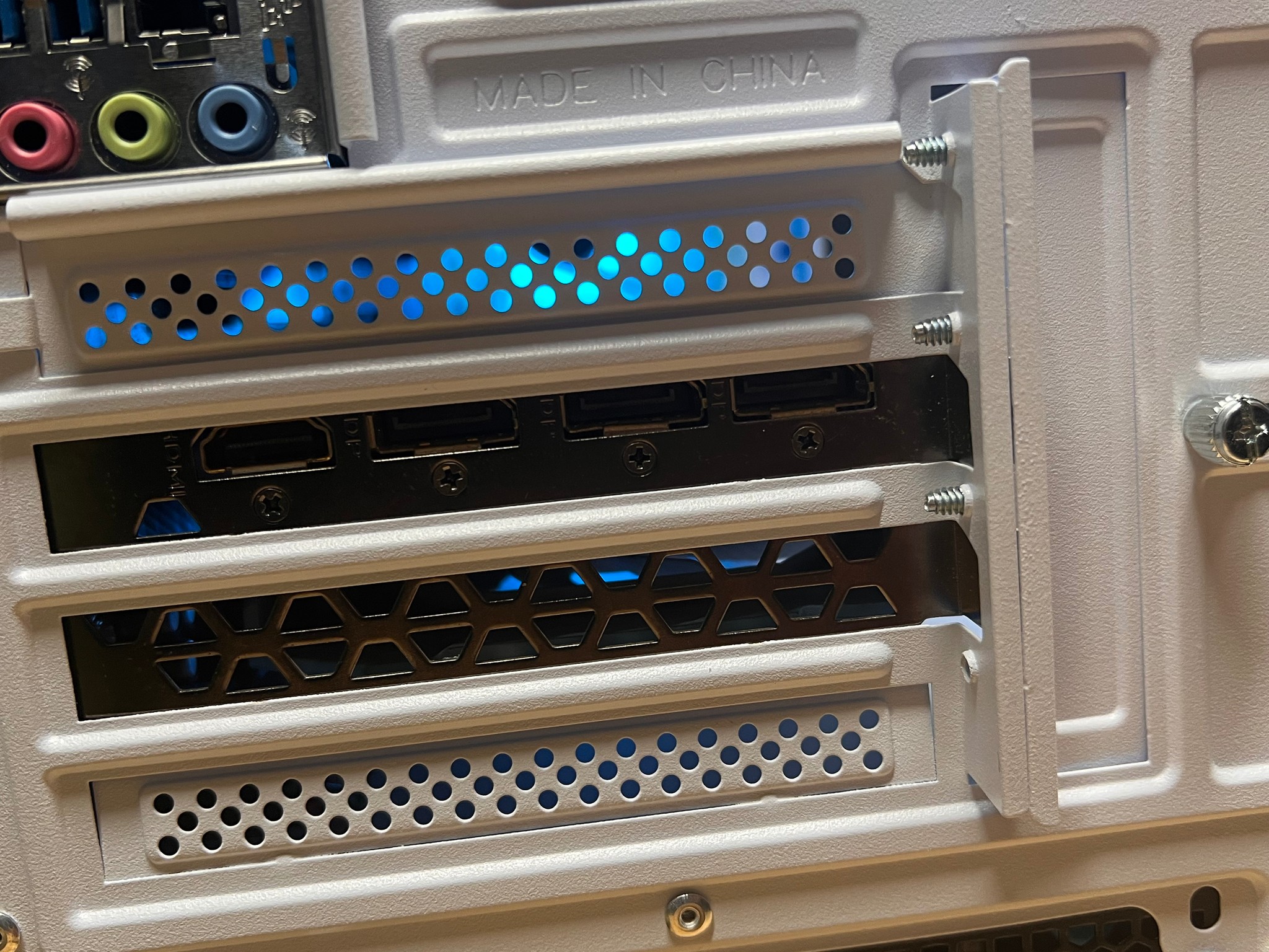 Blue ice 1080p esports  2400g with a 5500xt 16g of ram