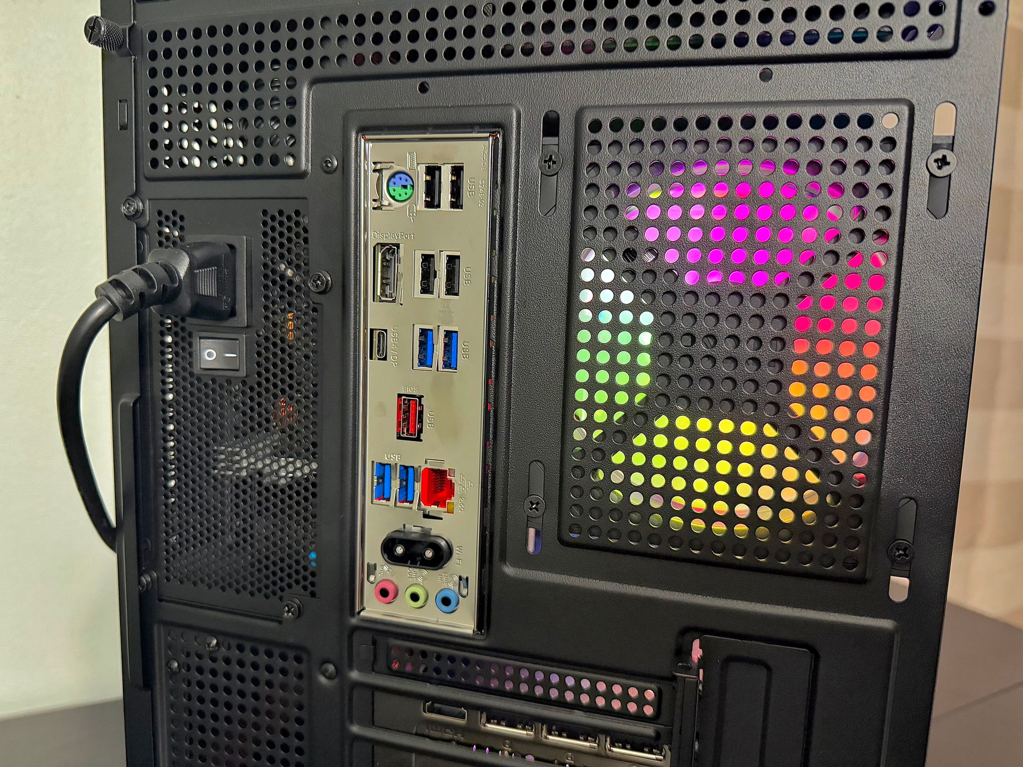 RTX 5070 ti | Intel Core Ultra 7 265KF | 32GB ram | 2TB M.2 Gaming PC