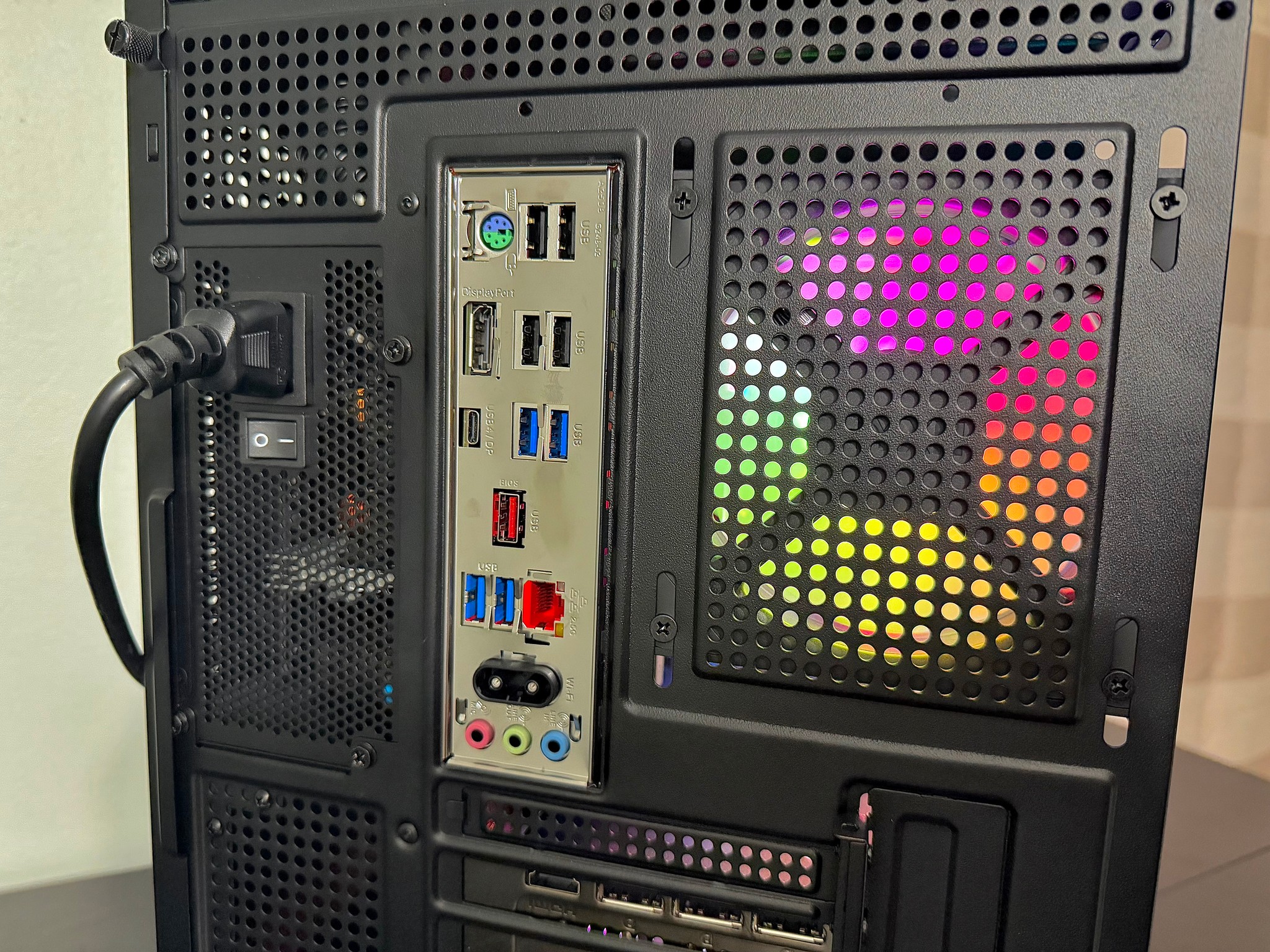 RTX 5070 ti | Intel Core Ultra 7 265KF | 32GB ram | 2TB M.2 Gaming PC