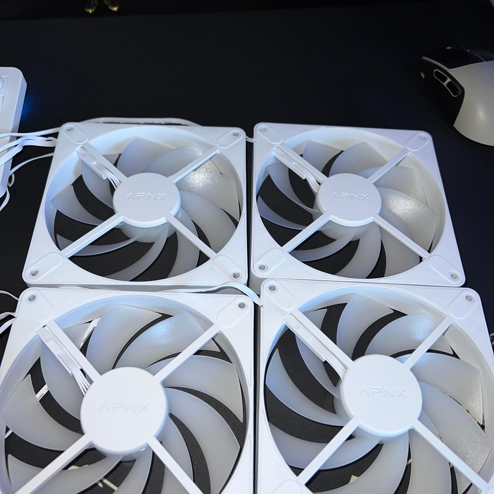 APNX x4 140mm ARGB Fans & Control Fan Hub