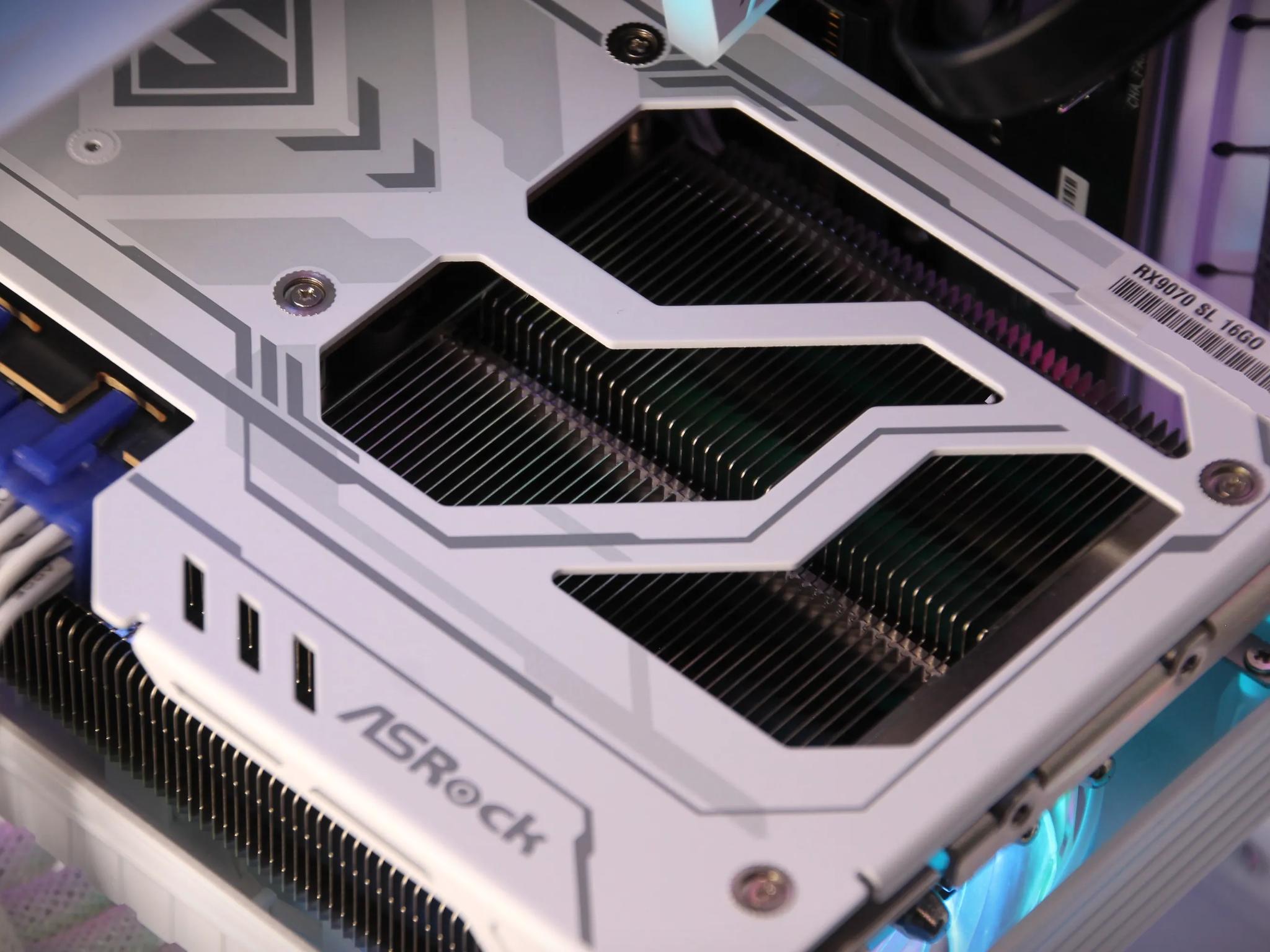 𝑪𝑹𝑬𝑺𝑻 // Ryzen 7 7700X, RX 9070 // Upper Mid-Range Gaming PC