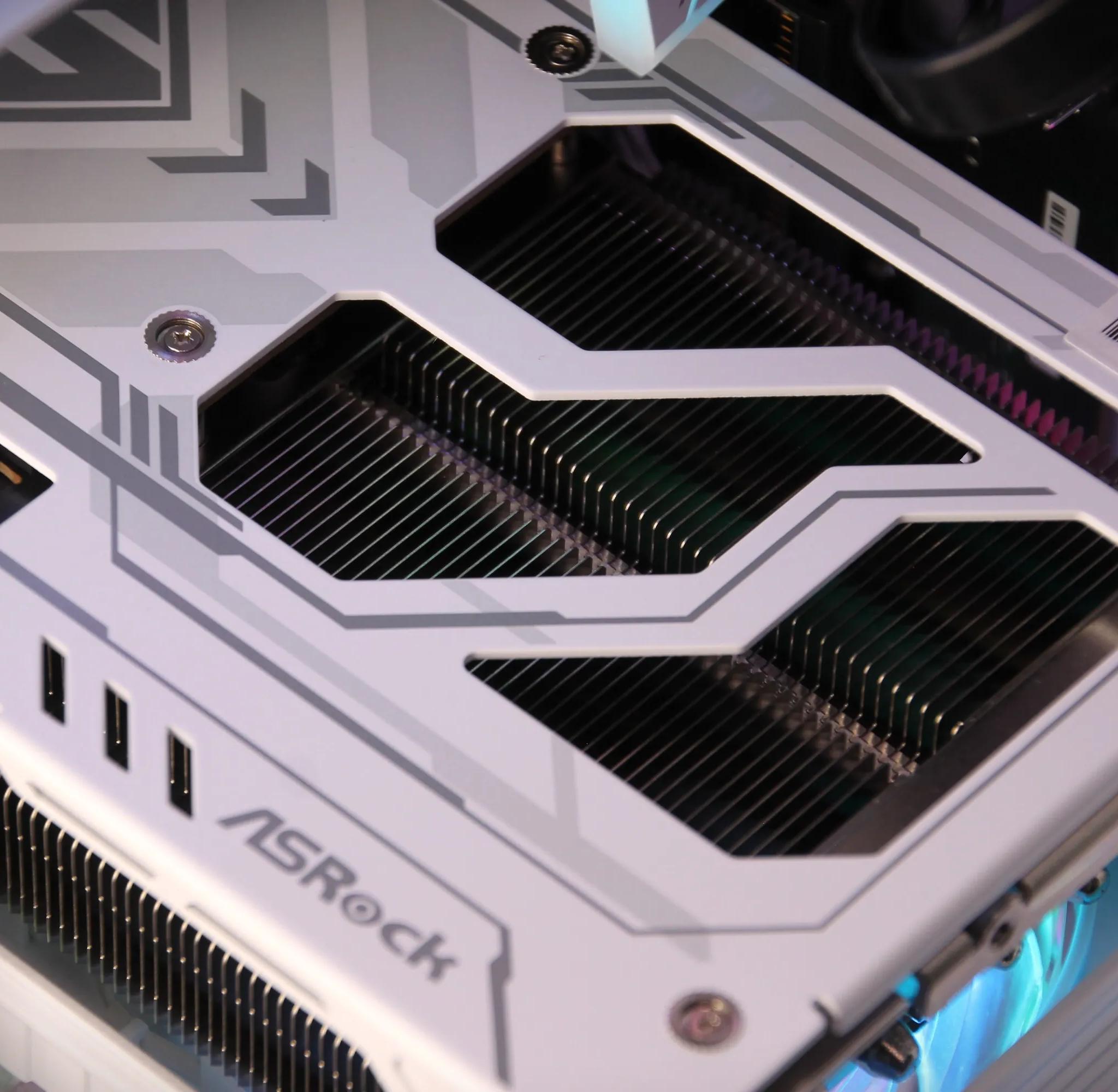 𝑪𝑹𝑬𝑺𝑻 // Ryzen 7 7700X, RX 9070 // Upper Mid-Range Gaming PC