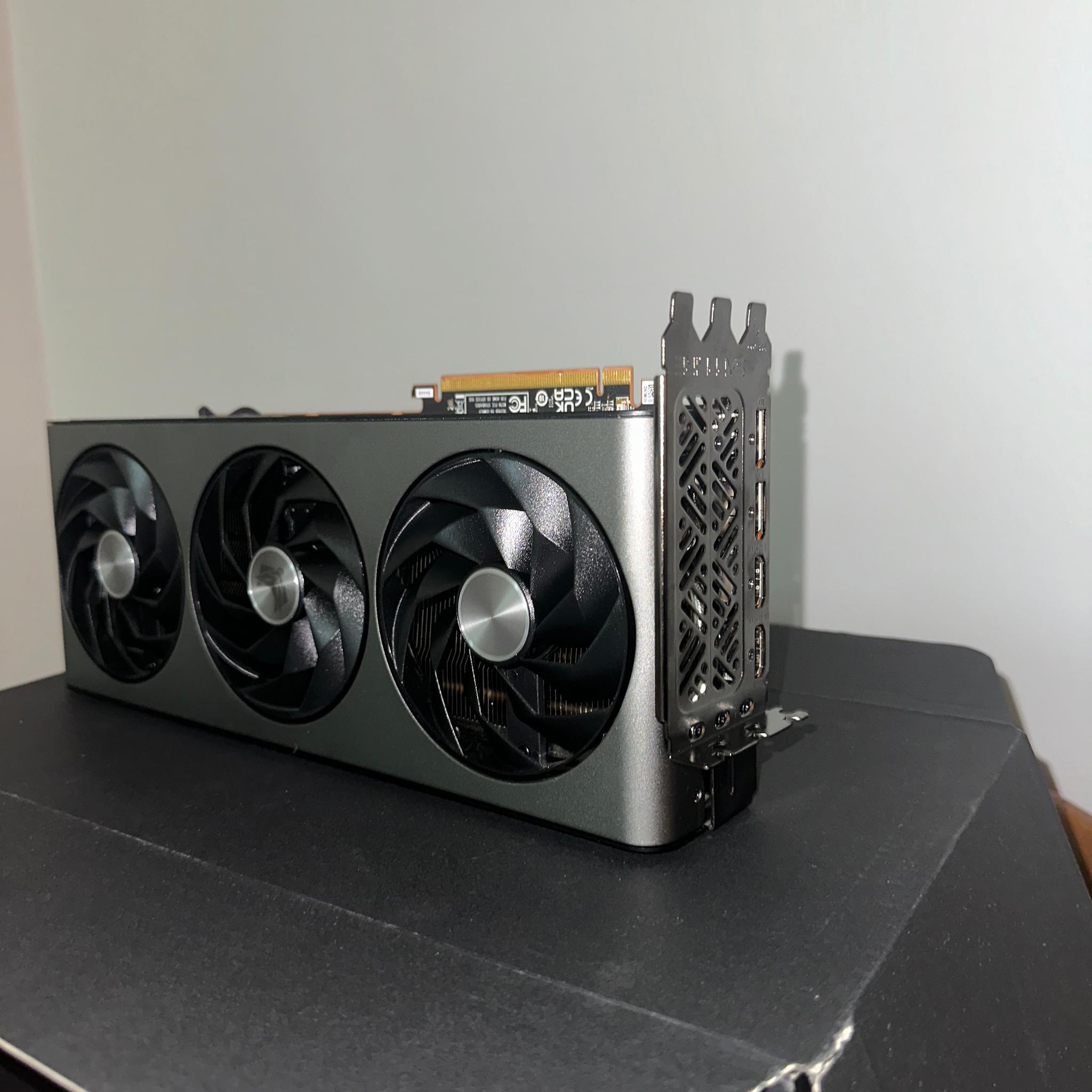 Sapphire Nitro+ 7900 GRE