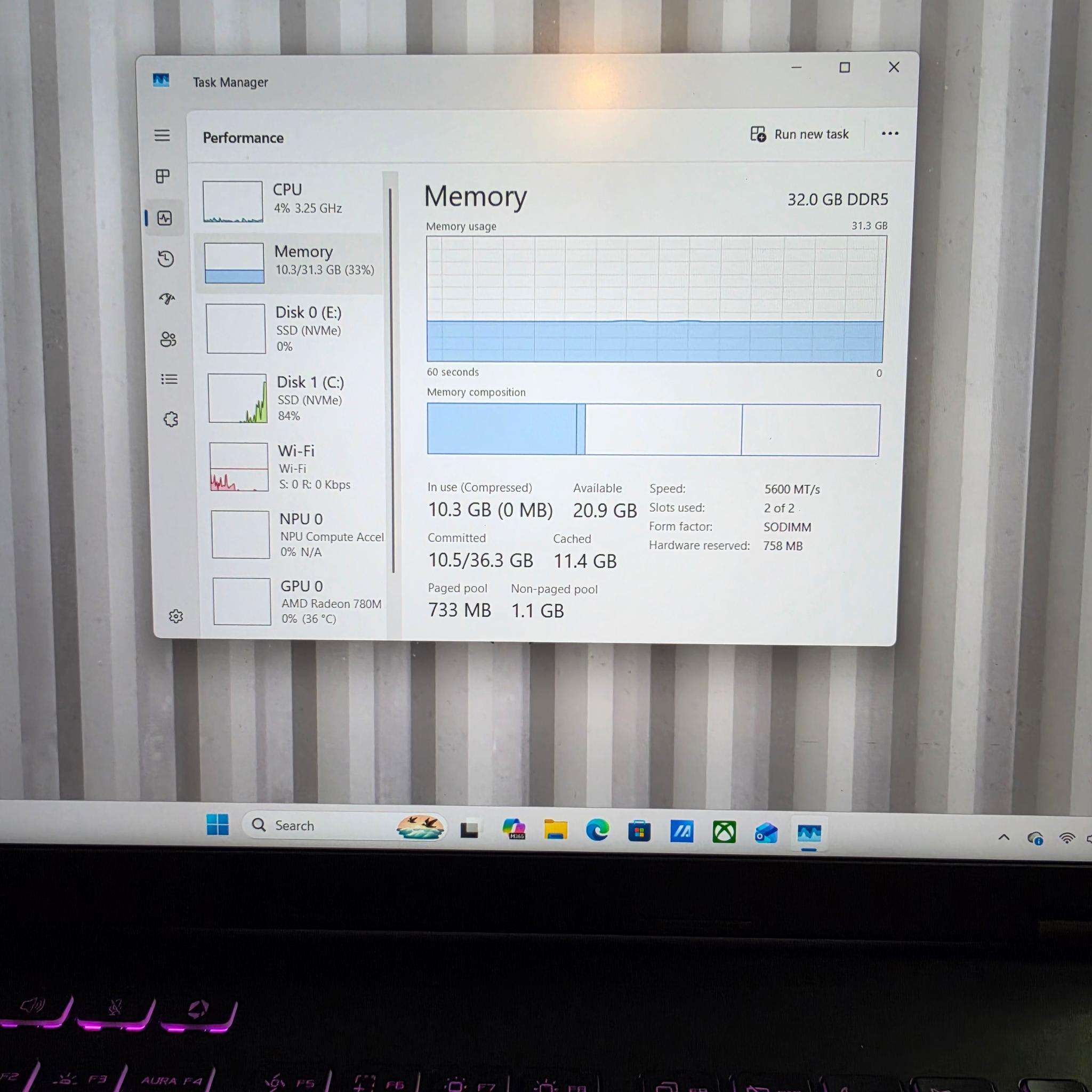 ASUS - TUF Gaming A16 16" 165Hz - AMD Ryzen 9 270 - 32GB RAM - NVIDIA GeForce RTX 5070  2TB SSD