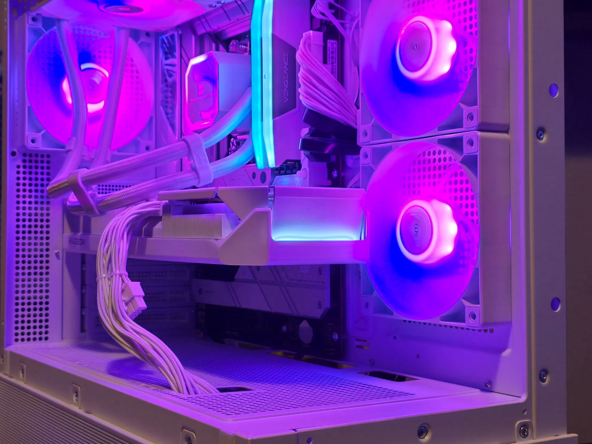 💥Versatile White PC💥 RX 9070XT | Ryzen 9 7900X | 32GB DDR5 | 1TB NVME M.2 | Windows 11 Pro