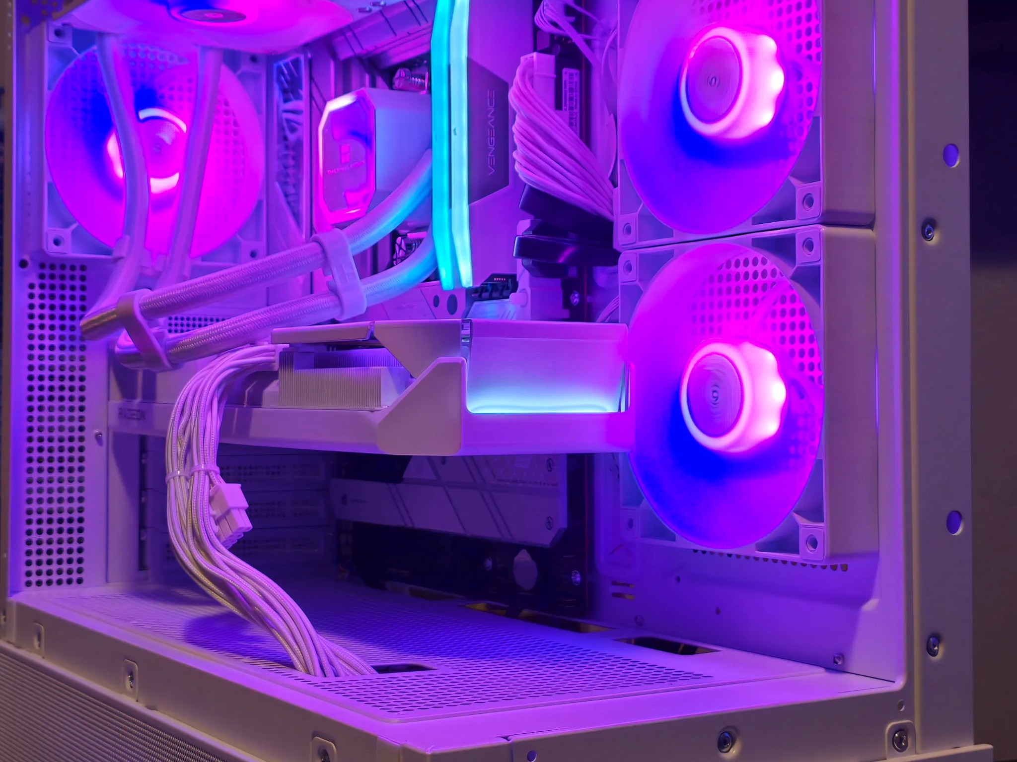 💥Versatile White PC💥 RX 9070XT | Ryzen 9 7900X | 32GB DDR5 | 1TB NVME M.2 | Windows 11 Pro