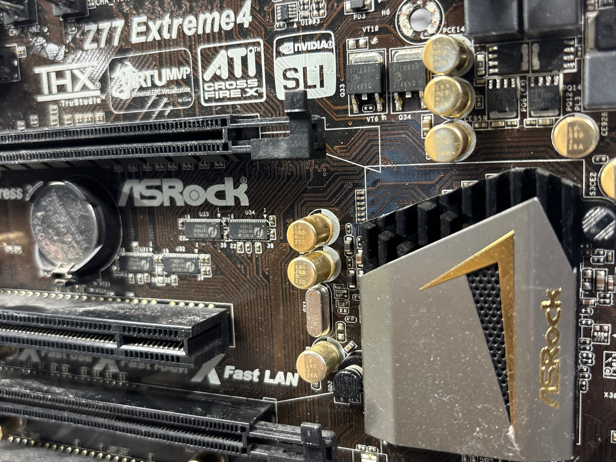 ASRock Z77 Extreme4 + Intel i5-3570K LGA1155 DDR3 (Tested Working)