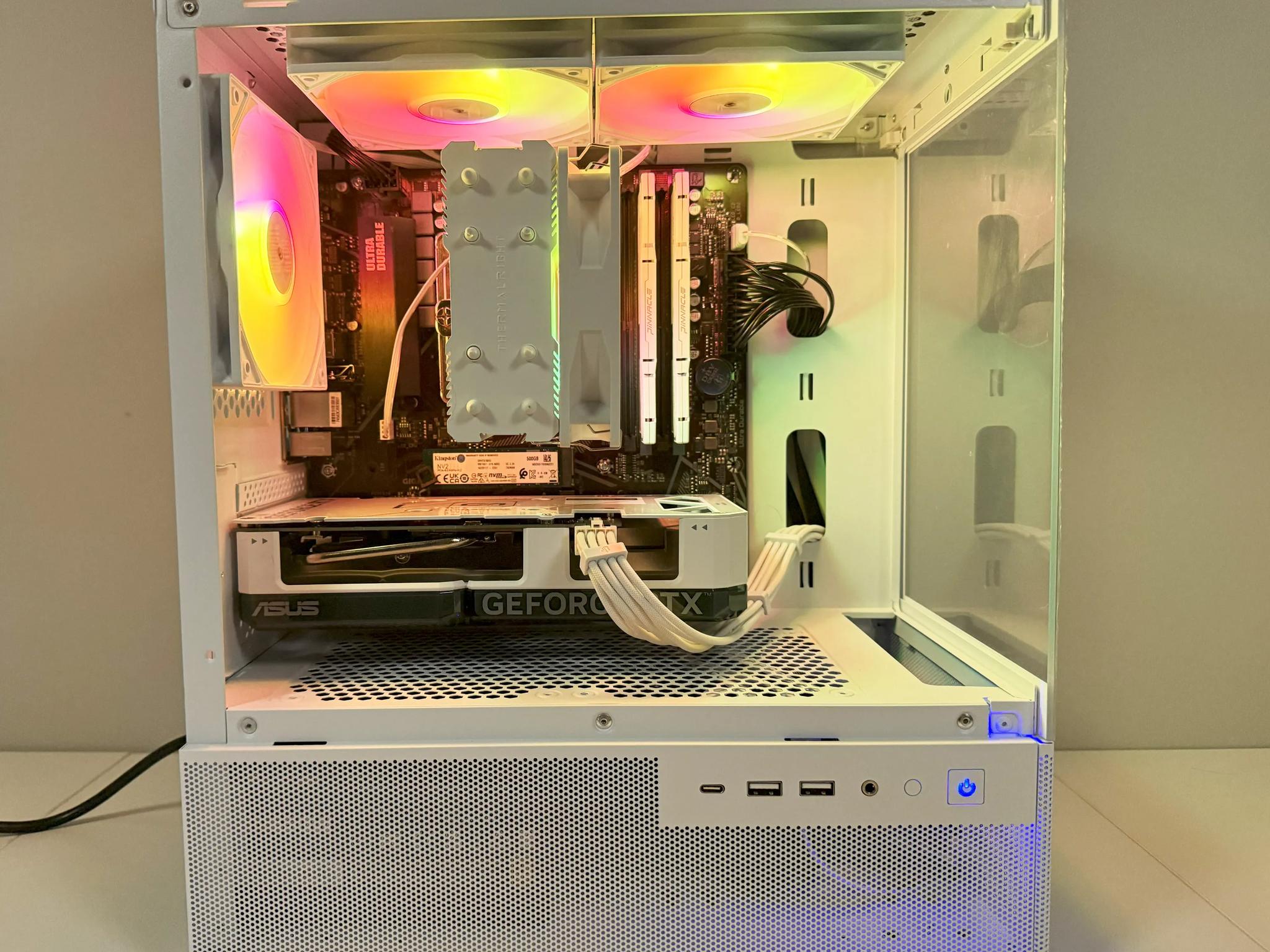 White Gaming PC (Ryzen 3600x + RTX 4060 GDDR6X)