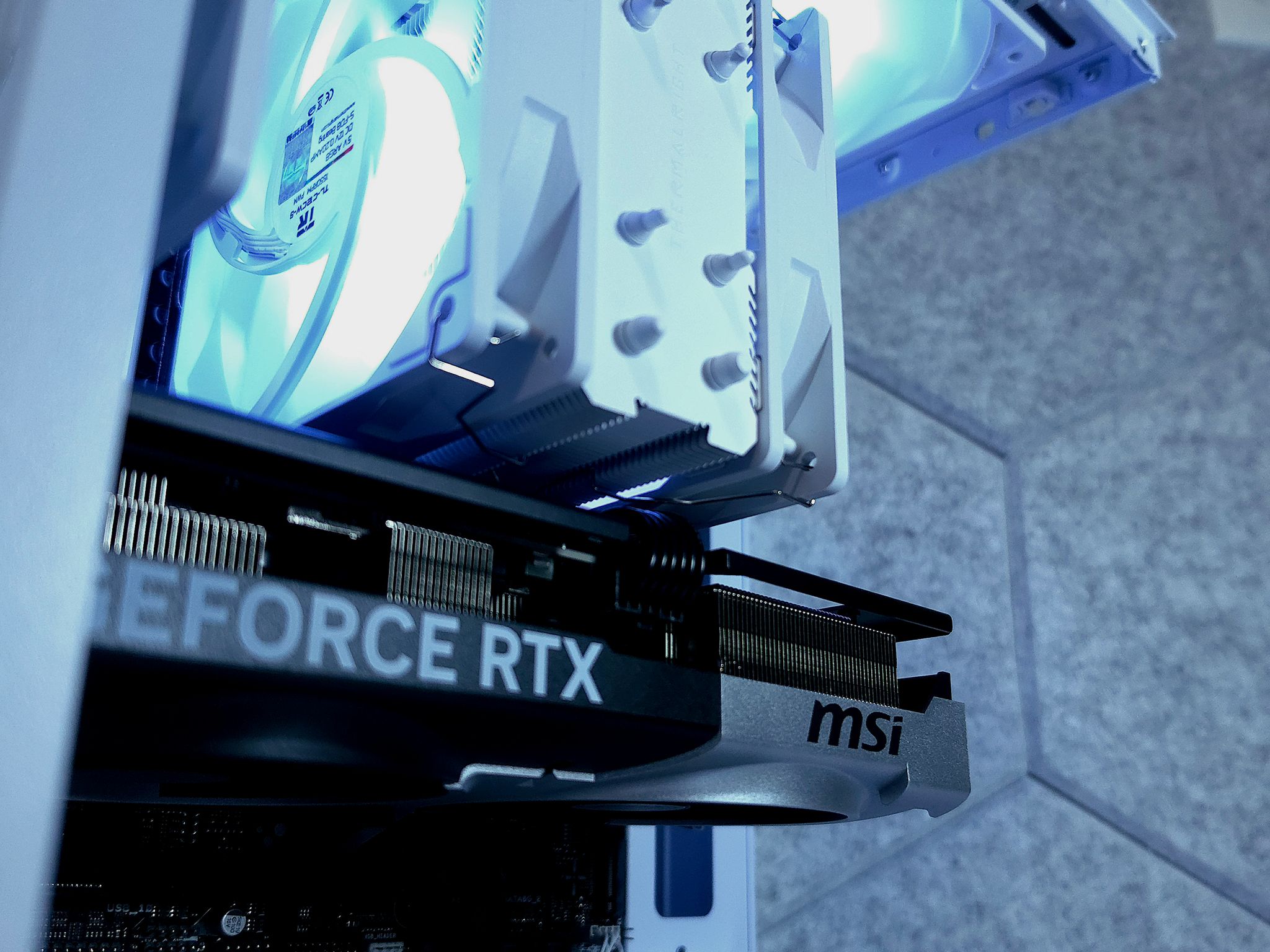 ASUS RTX 5070 🤍 Core i9 12900F