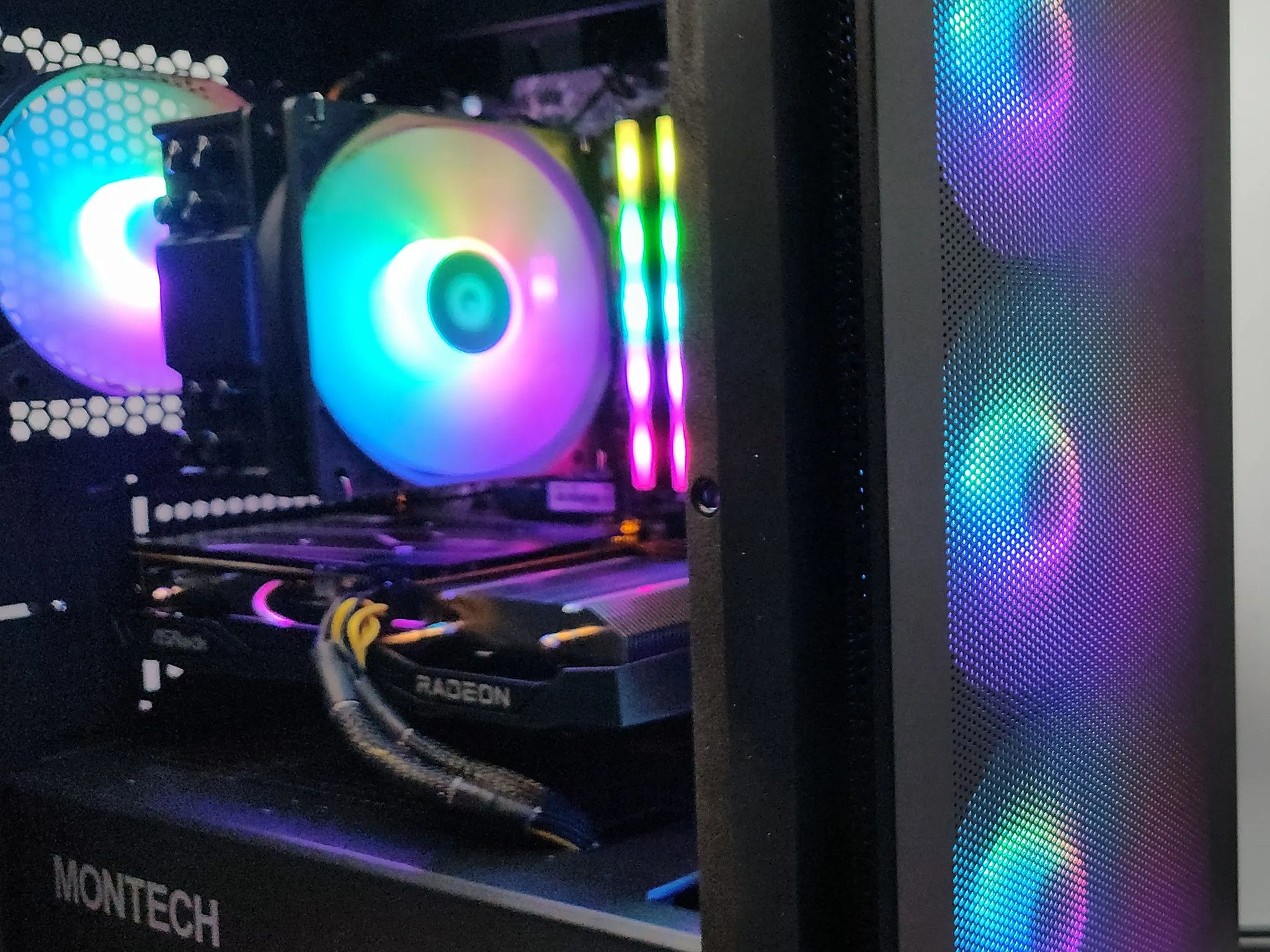 "Air 100" Gaming PC Ryzen 5 5500 / 16GB DDR4 / 1TB SSD / RX6600 8GB