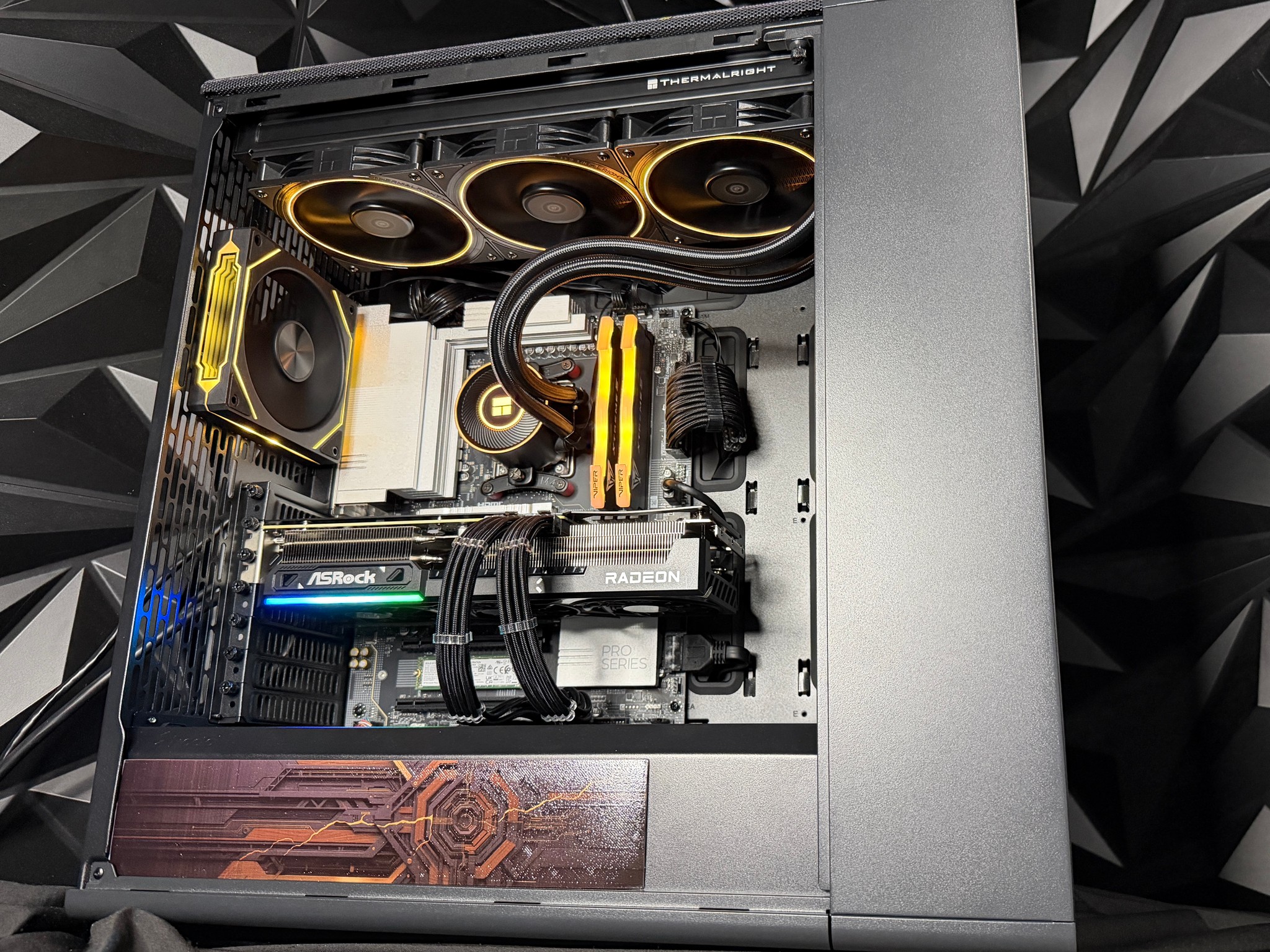 🪵⚙️ IRON WOOD ⚙️🪵 Ryzen 9 9900X| RX 9070XT| 32 GB DDR5 8000Mhz|4.5 TB NVMe| 850W Gold PSU