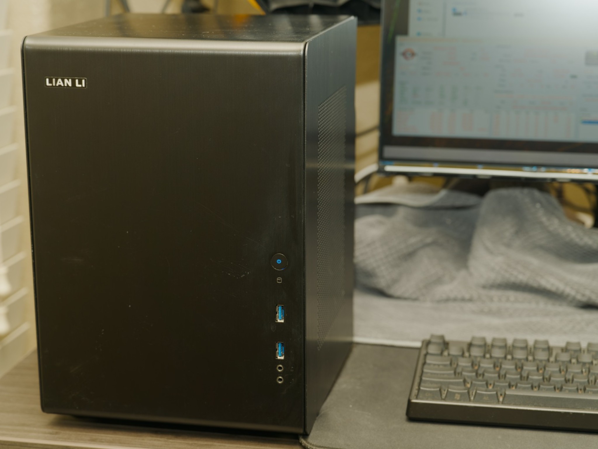 Sleek RTX 3060 Ti + Ryzen 5600G Gaming Mini Tower SFF | 16GB DDR4-3200 | 2 TB NVMe SSD + 4 TB HDD