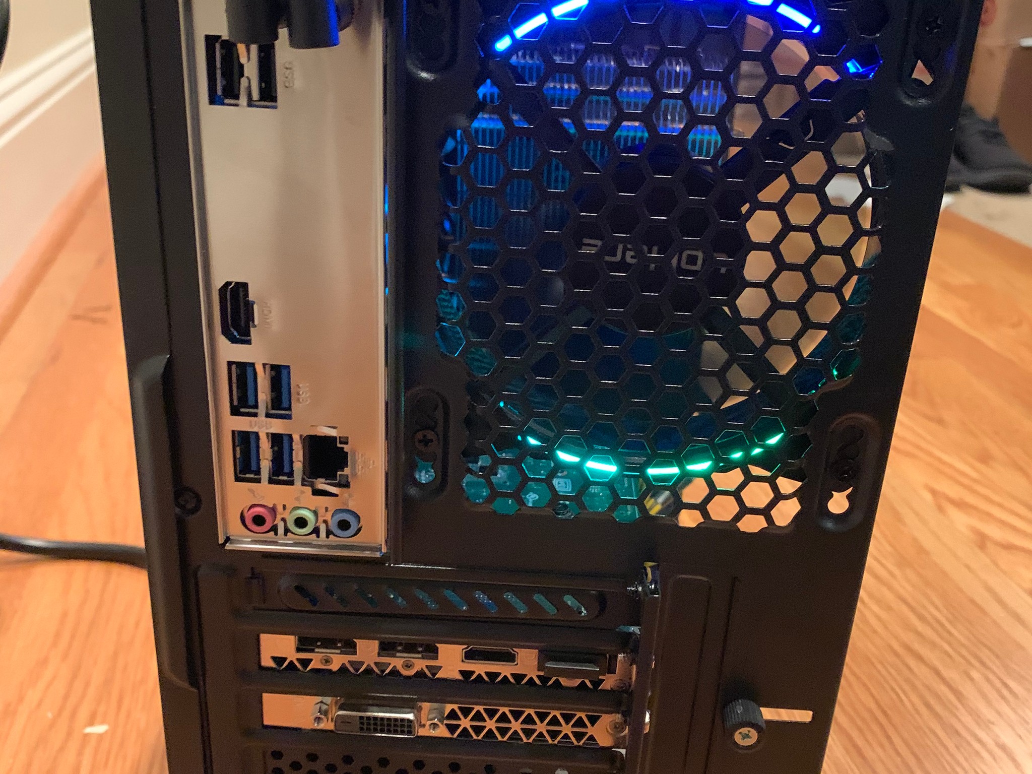 RYZEN 5 1600 GTX 1070 VR READY 1080P 4K STREAMING/EDITING/GAMING RGB PC 16GB RAM 500GB SSD