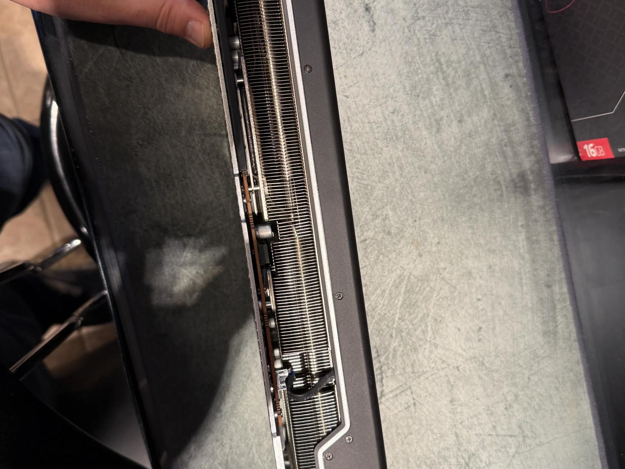 XFX MERC 319 7800XT
