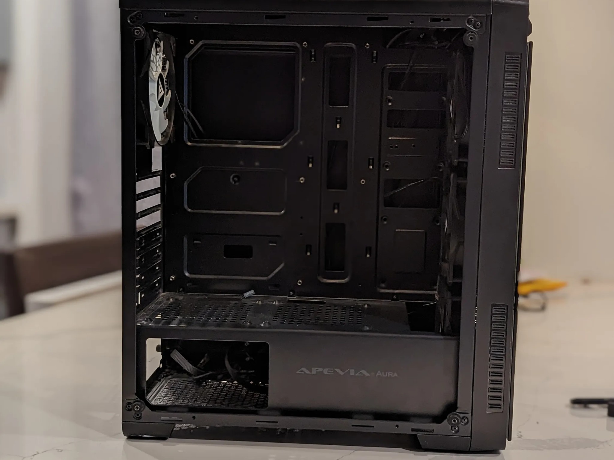 Apevia Aura-F-WH Mid Tower Gaming Case with 4 x RGB Fans