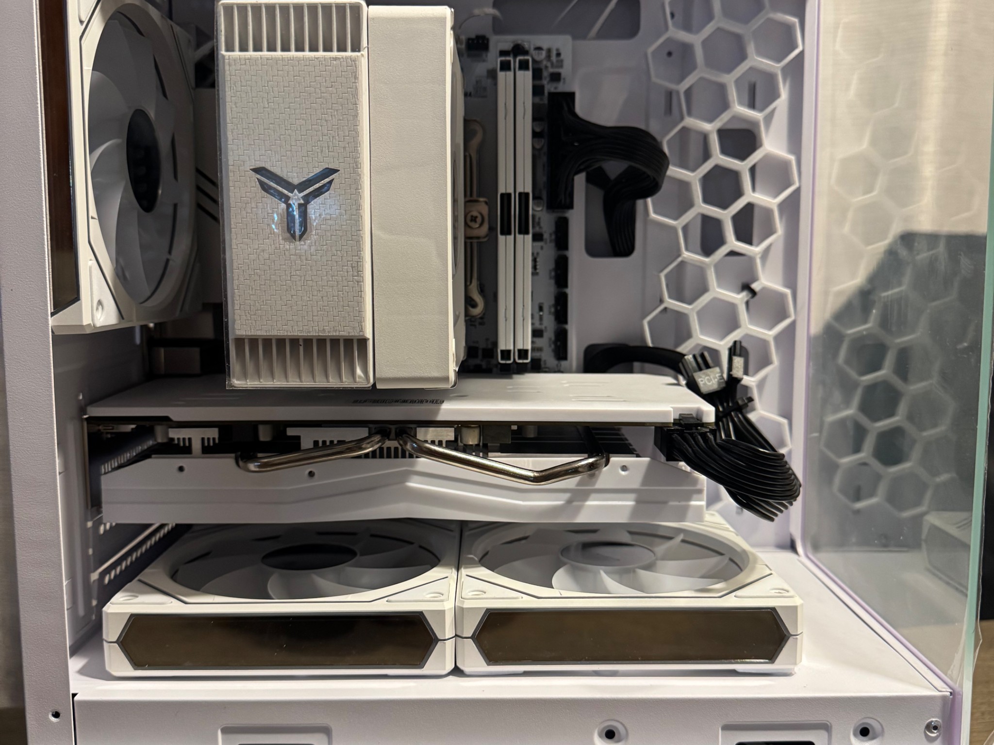 Fire Tech labs: Cool flight gaming PC AMD 5 3600X/ Radeon 580 8gb/ 512gb SSD/ 16GB DDR 4 3200