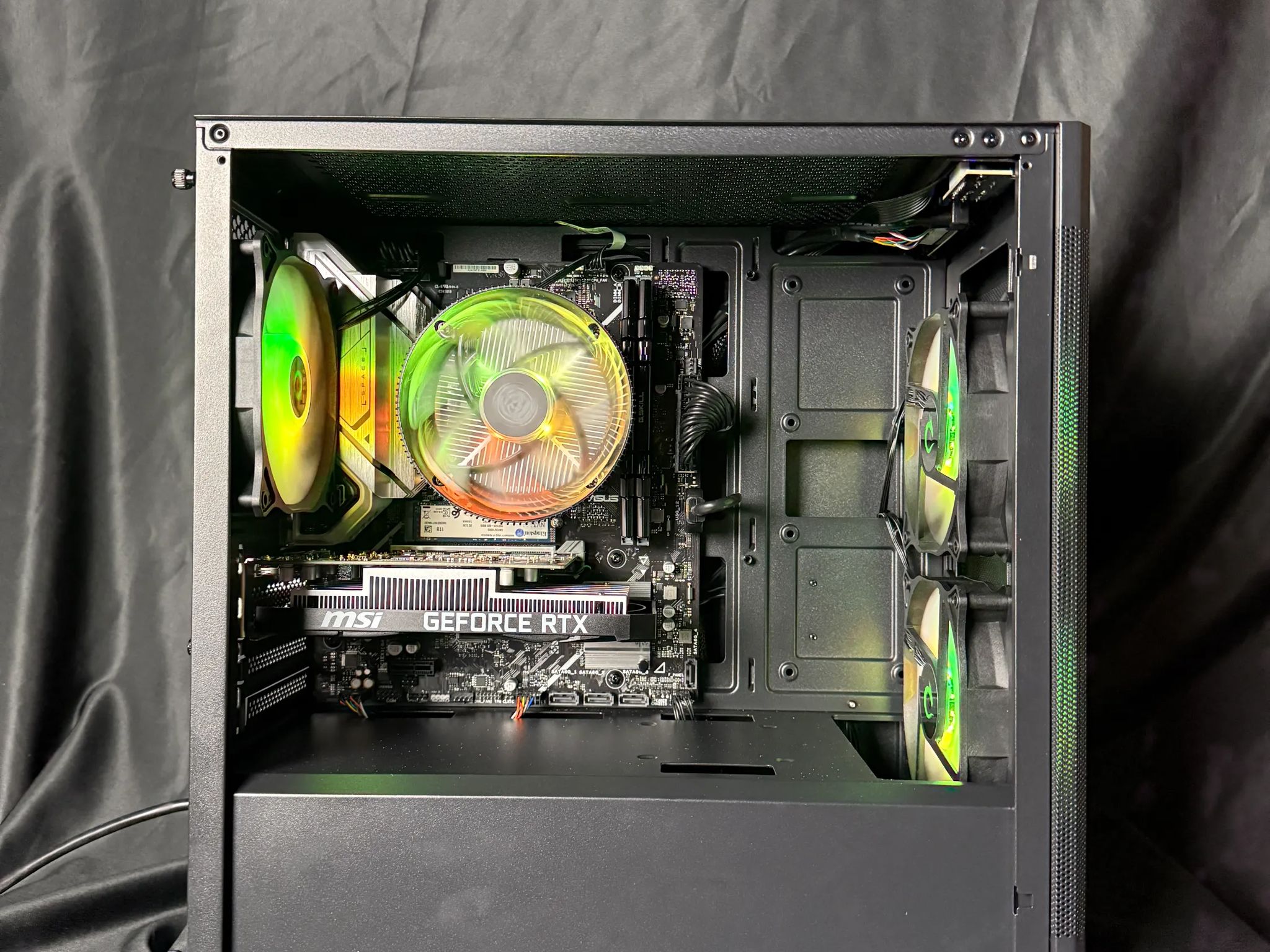 Night Fury Gaming PC w- i5-14400f / RTX 3050 6GB / 32GB DDR4 3200MHZ / 1TB SSD / 550W PSU / B760