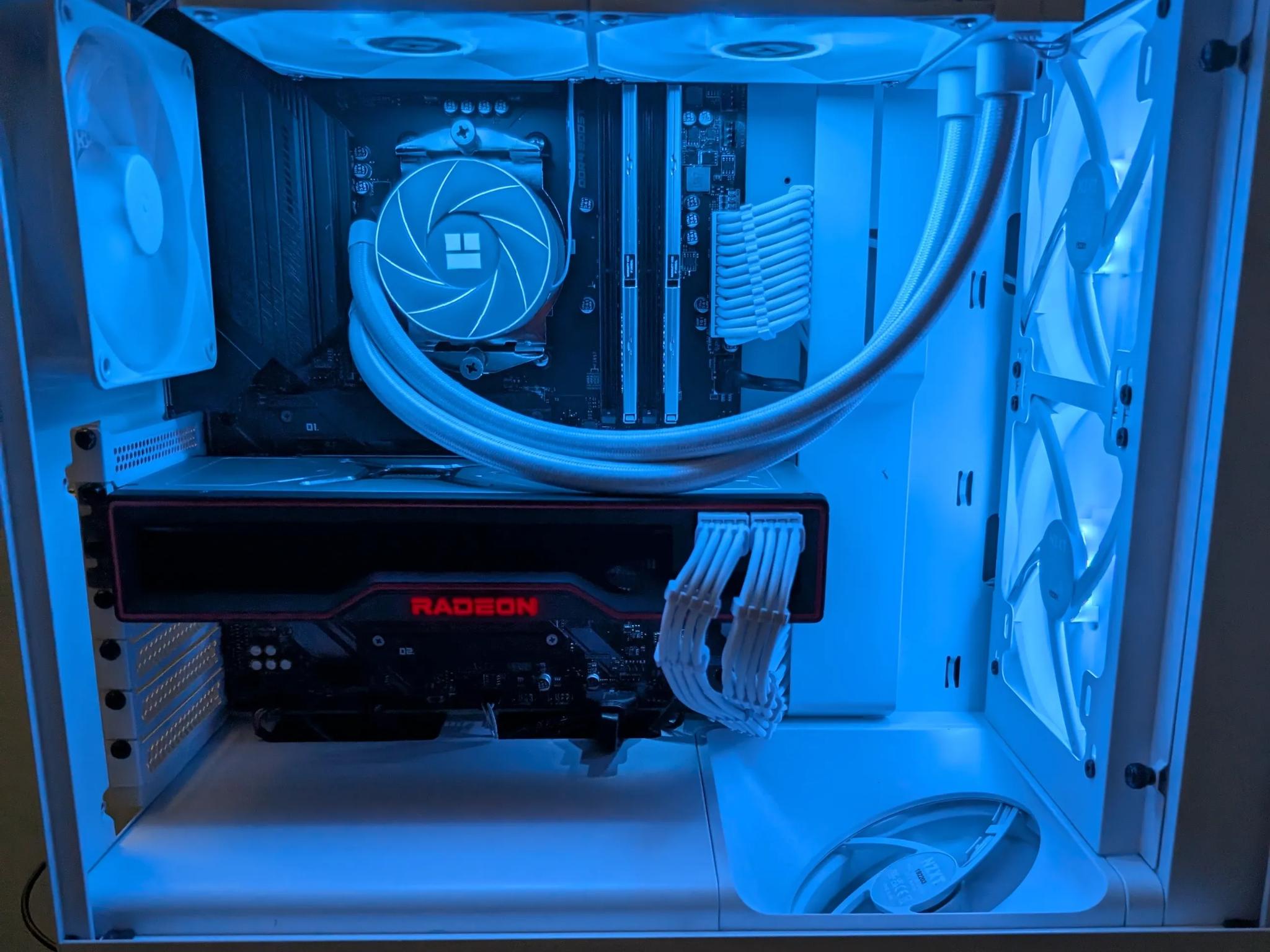 PC - RX 6800xt | Ryzen 7 5800xt | 32 GB DDR4 3600 | 1 TB NVME | Liquid Cooled