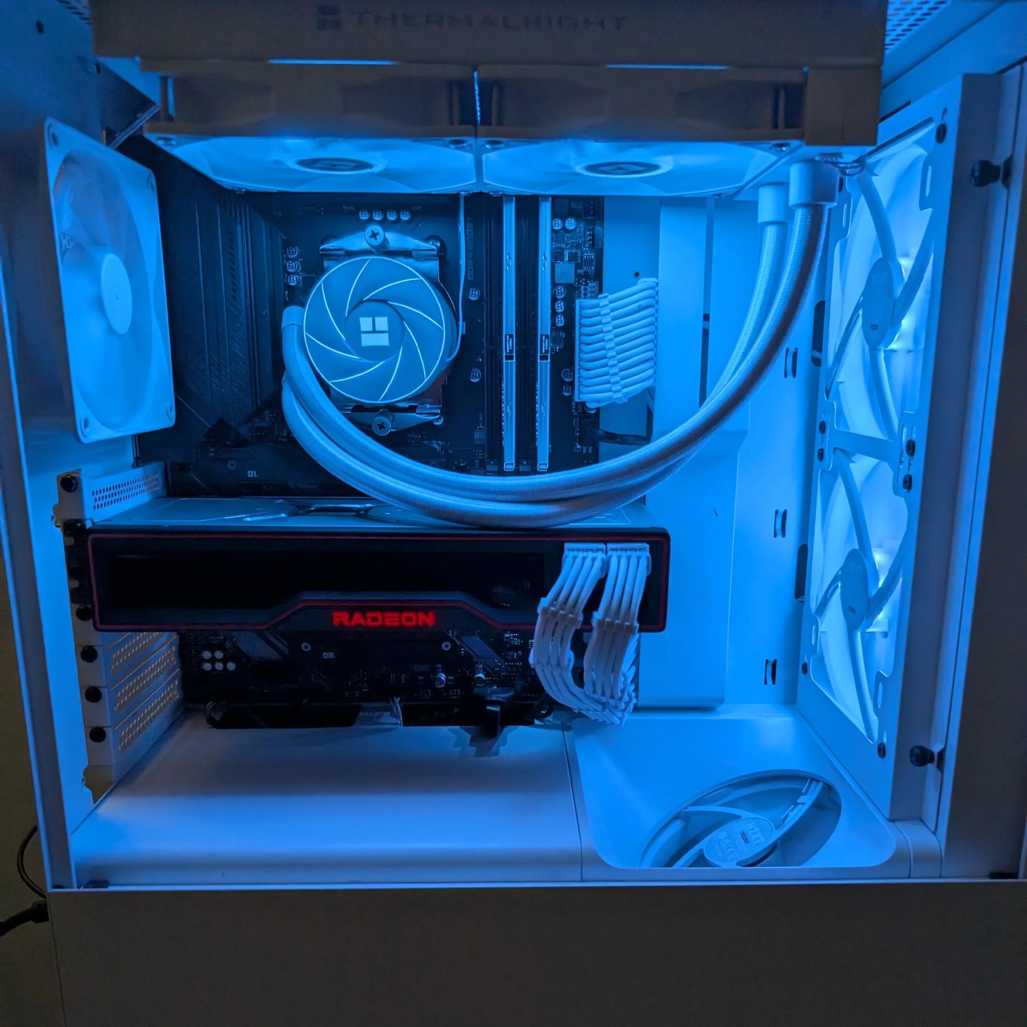 PC - RX 6800xt | Ryzen 7 5800xt | 32 GB DDR4 3600 | 1 TB NVME | Liquid Cooled