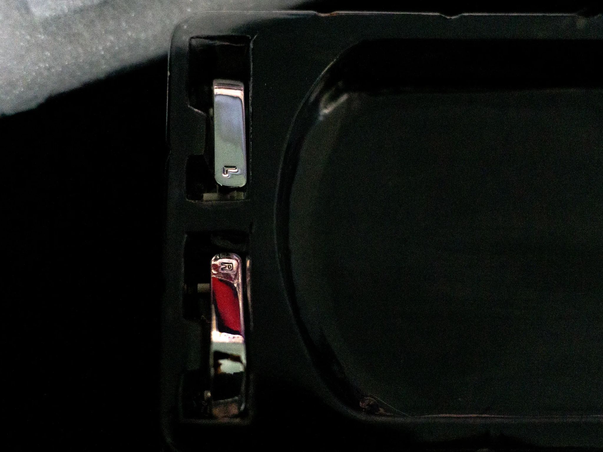 PSP Go White Shell replacement + screen!
