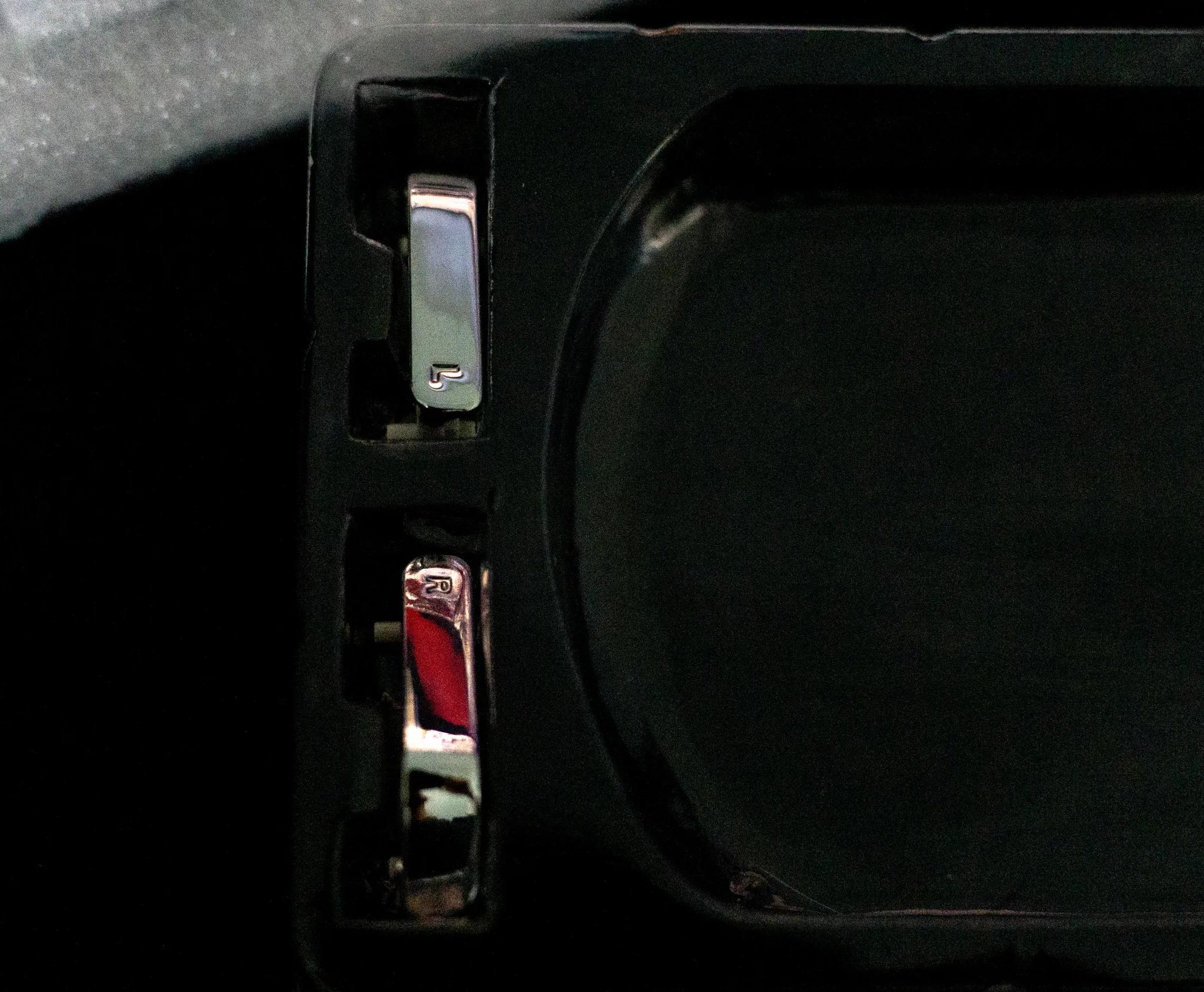 PSP Go White Shell replacement + screen!