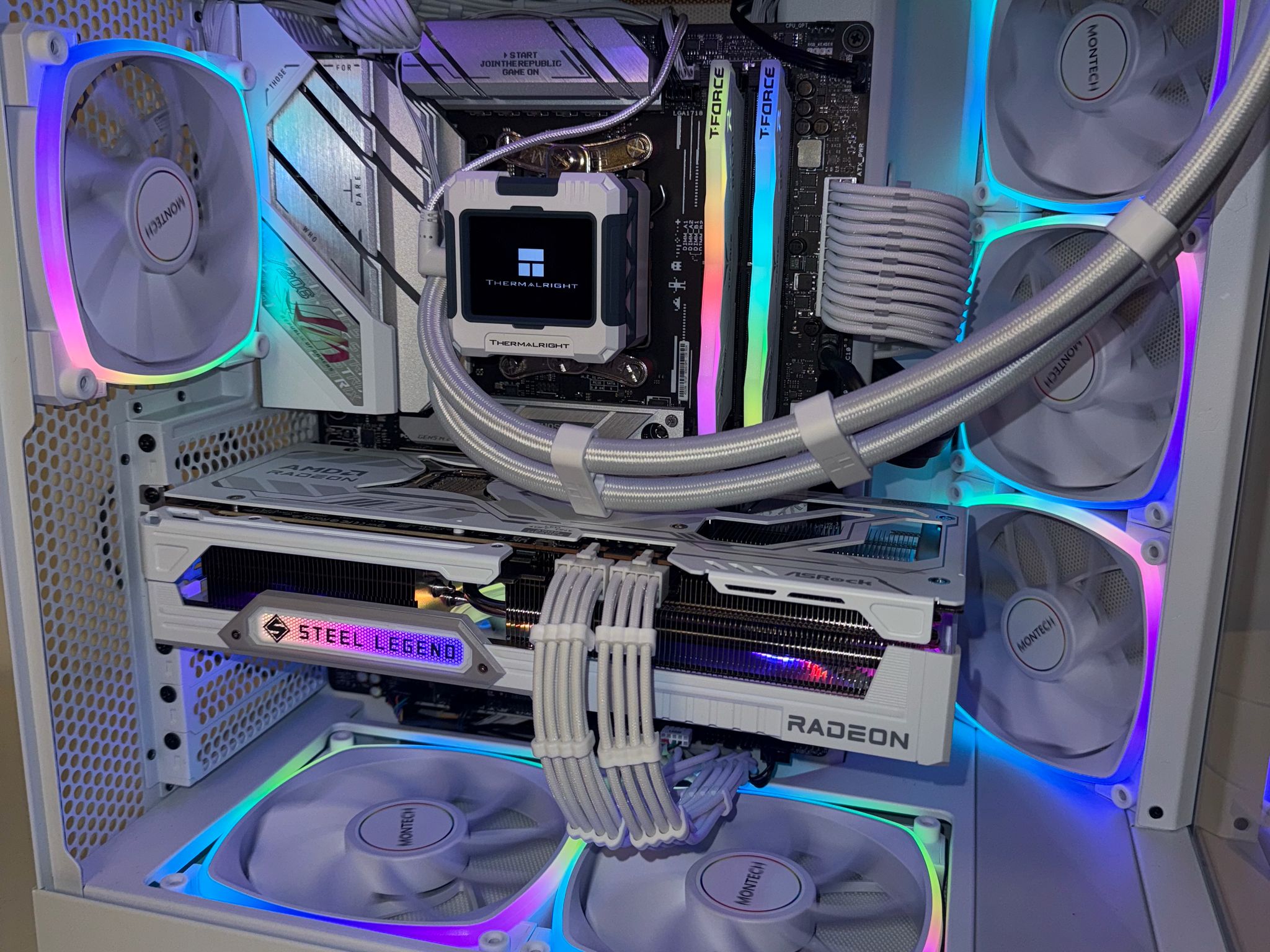 ❄️Snowed Out❄️ Ryzen 7 7800X3D+RX 9070 XT 16gb+32gb DDR5