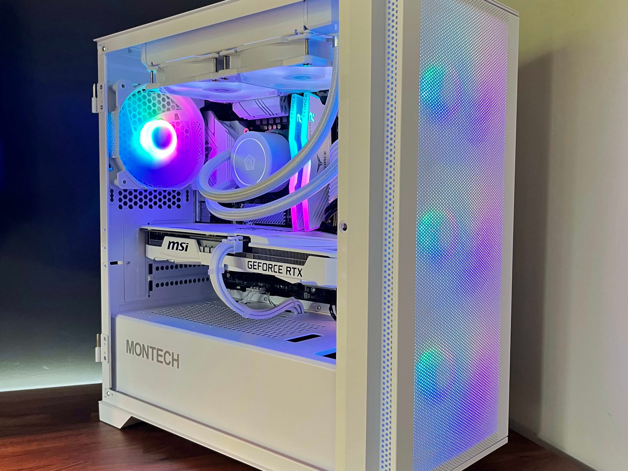 Whiteout Gaming PC (RTX 3060 / I5-10400 / 16gb RAM)
