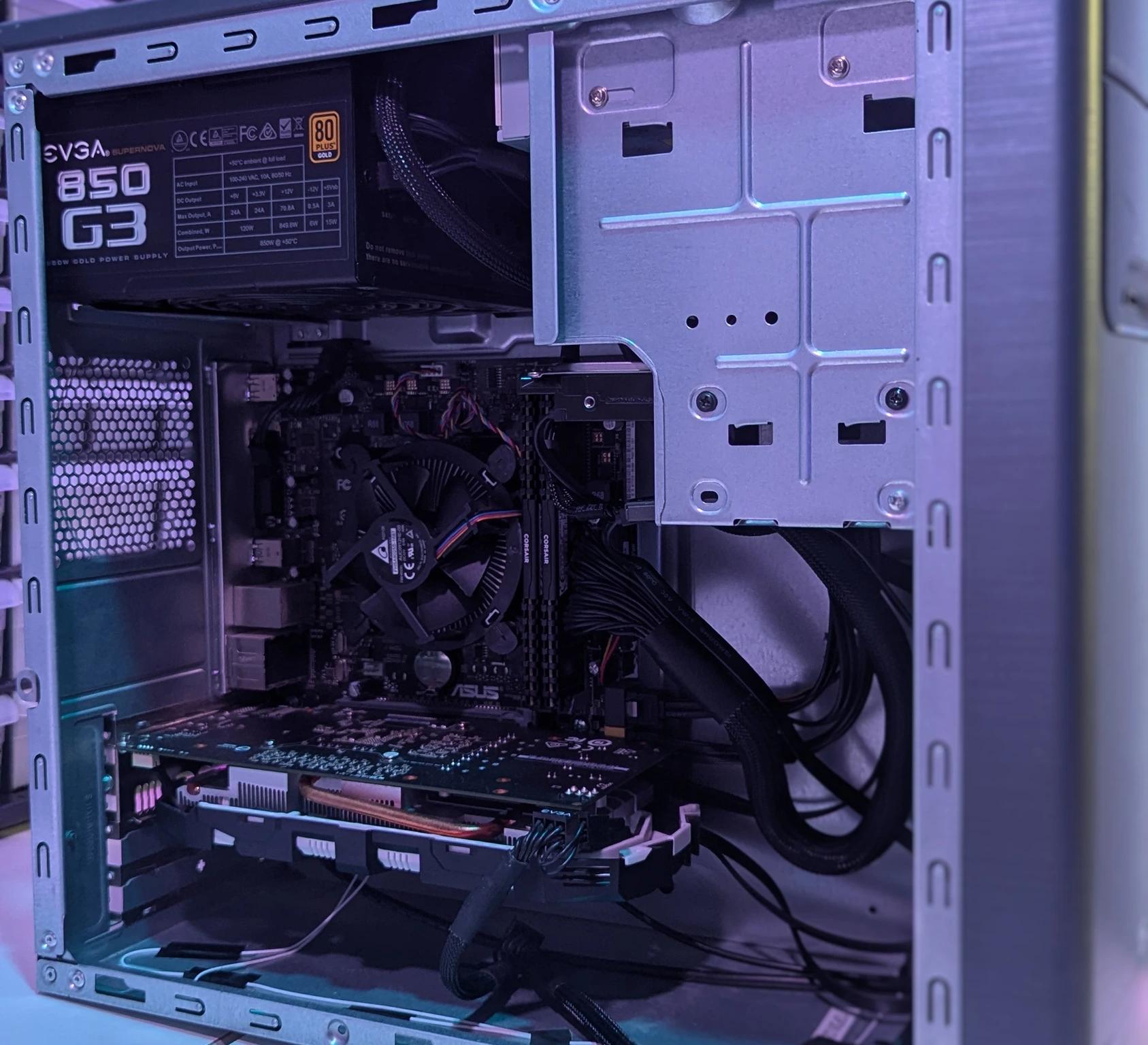 ASUS M32CD Series | Intel i5 6400 | MSI GTX GeForce 1060 | 16GB DDR4 Corsair | 1TB HDD & 240GB SSD