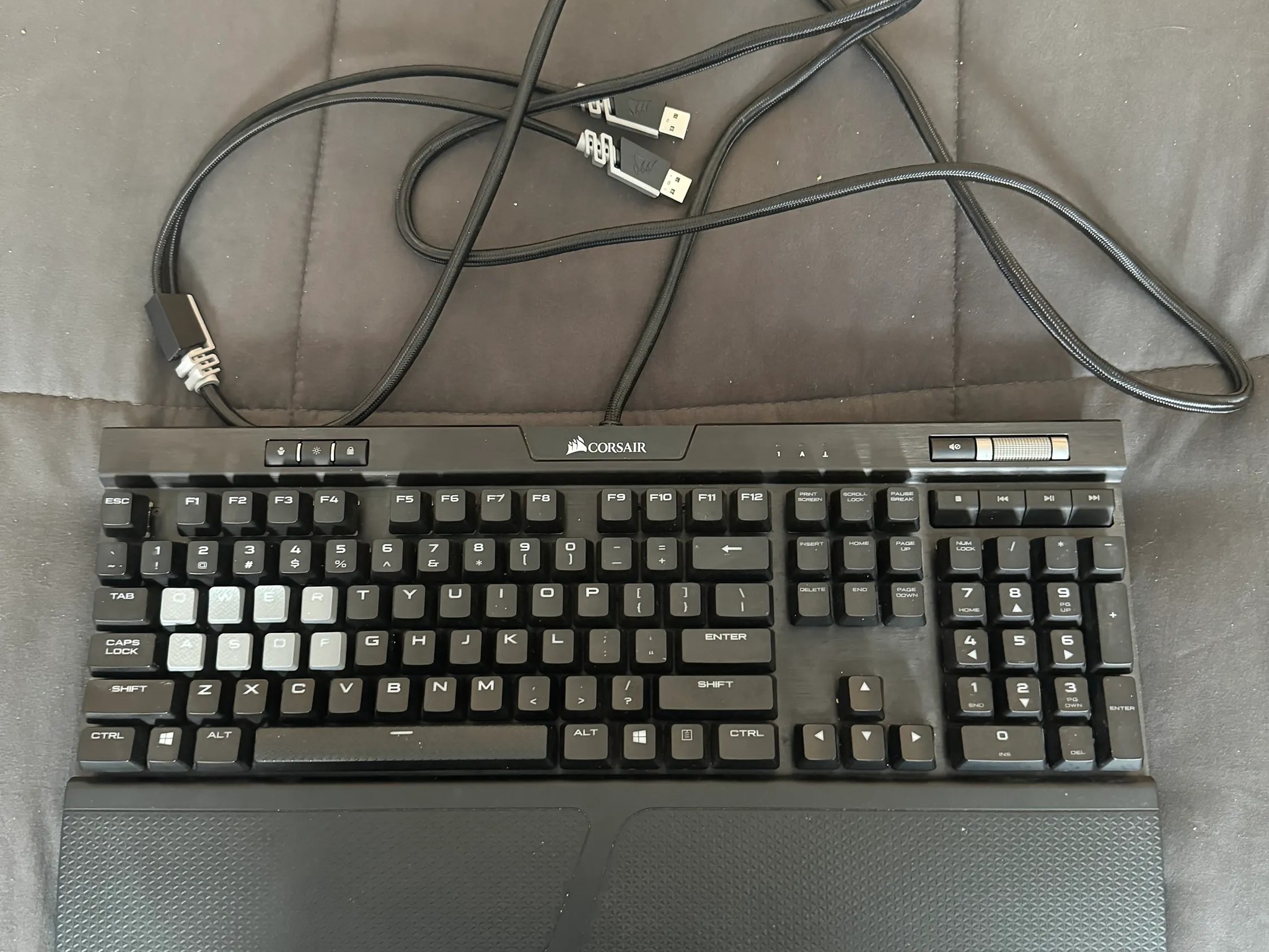 Corsair K70 RGB MK.2 Rapid-fire Mechanical Gaming Keyboard CHERRY MX Speed