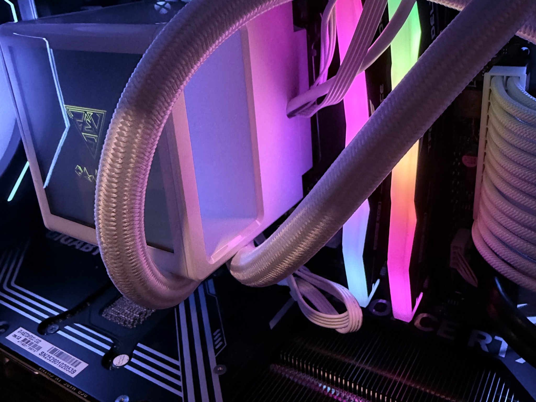 ❄️"Glacier Phantom"❄️| 1440p Gaming | RTX 5070 | Ryzen 5 7600X | 32B Ram | 1tb NVMe SSD | WiFi