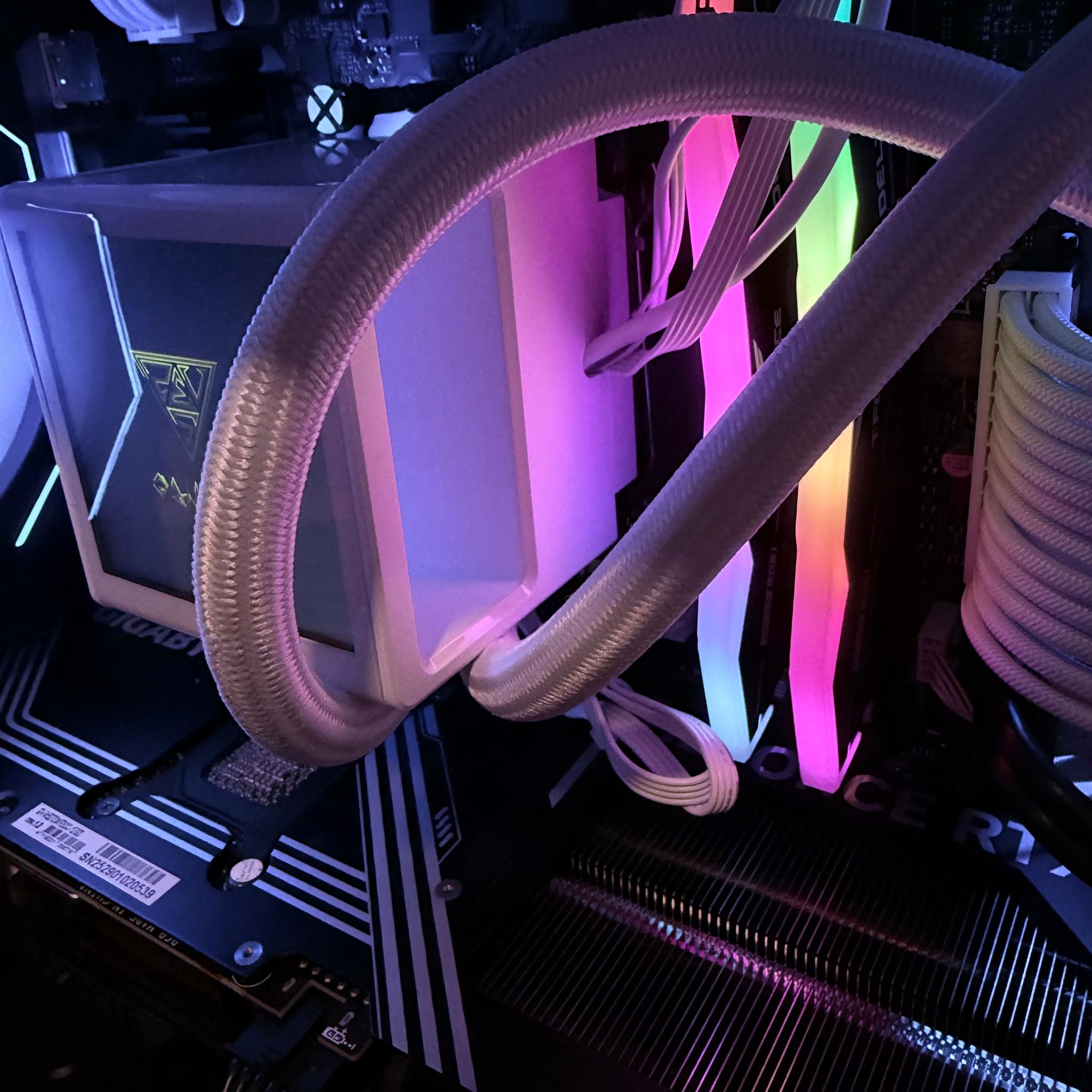 ❄️"Glacier Phantom"❄️| 1440p Gaming | RTX 5070 | Ryzen 5 7600X | 32B Ram | 1tb NVMe SSD | WiFi