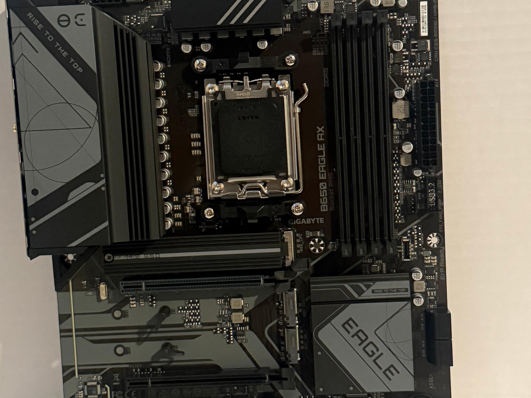 GIGABYTE B650 Eagle AX
