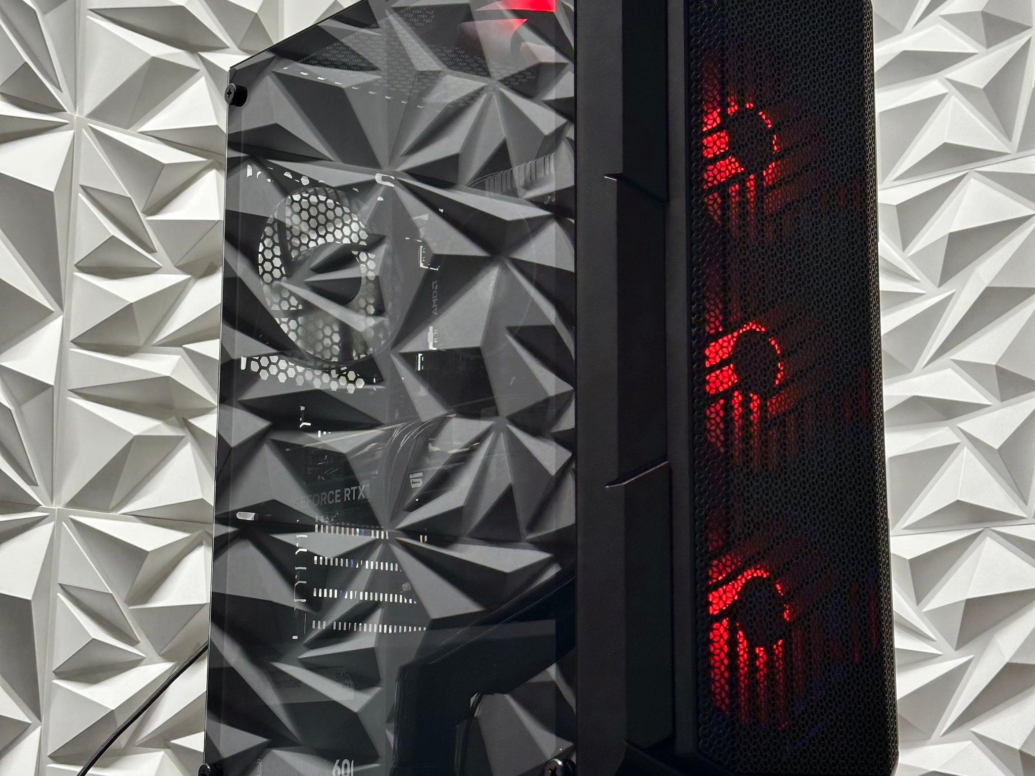 rtx 5060 / Ryzen 5 5500 / 16GB 3200MHz DDR4 ram / 500GB Samsung ssd / 600w psu